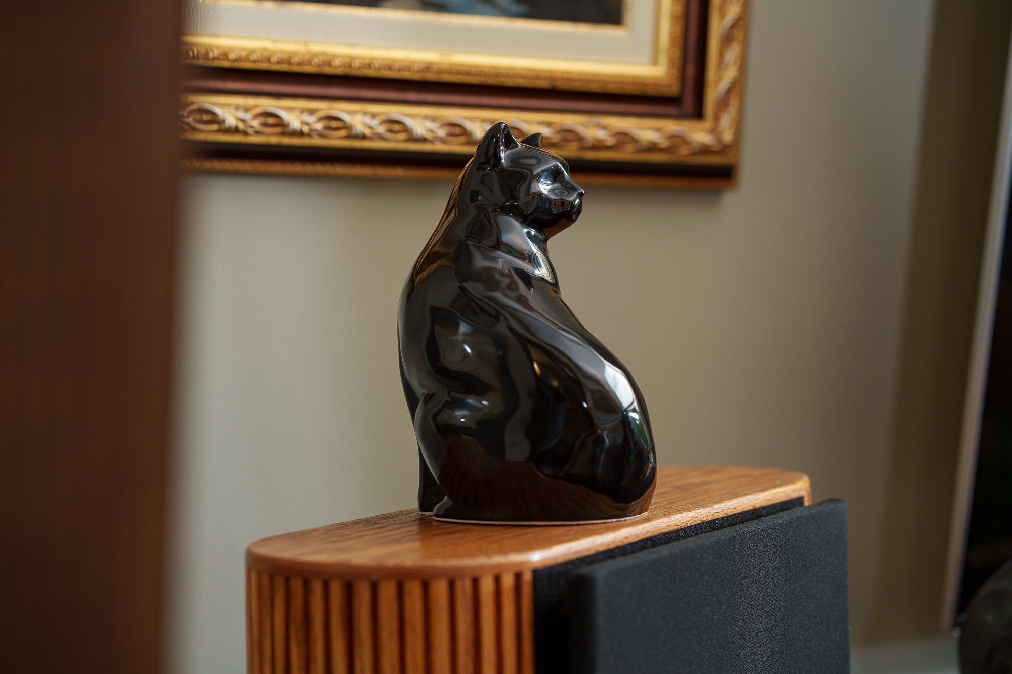 Felix Cat Urn for Ashes - Lamp Black | Ceramic | Handmade Pet Urn - Pulvis Art Urns