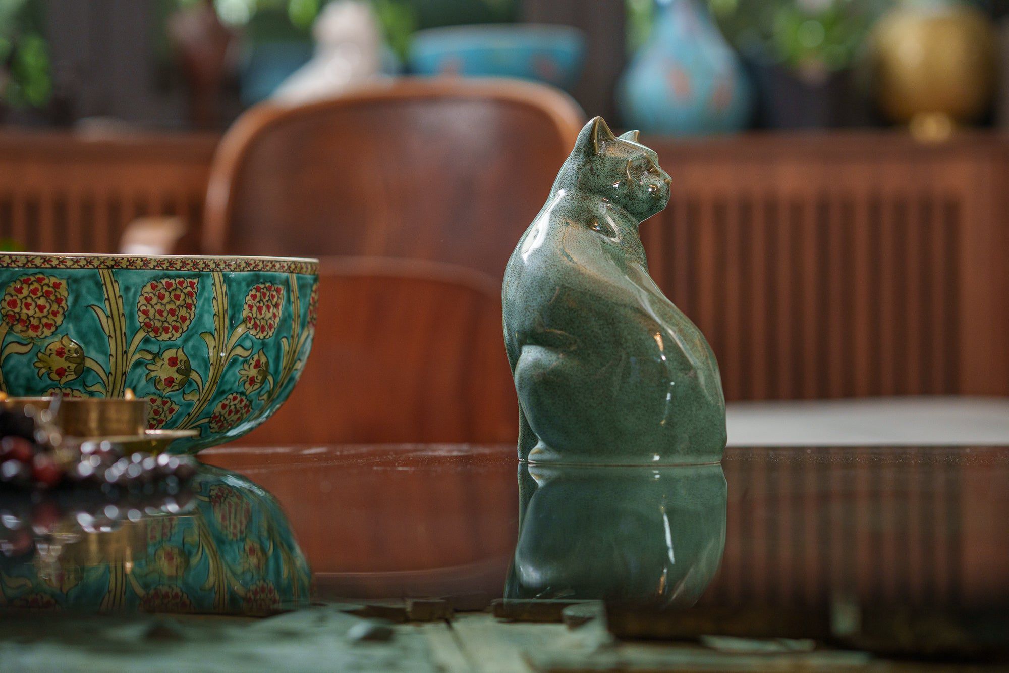 Felix Cat Urn for Ashes - Oily Green Melange | Ceramic | Handmade Pet Urn - Pulvis Art Urns