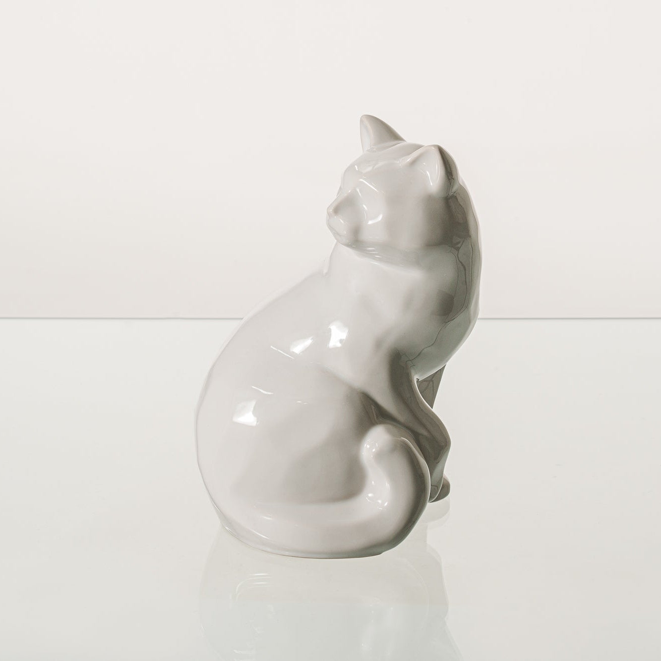 Felix Cat Urn for Ashes - White | Ceramic | Handmade Pet Urn - Pulvis Art Urns