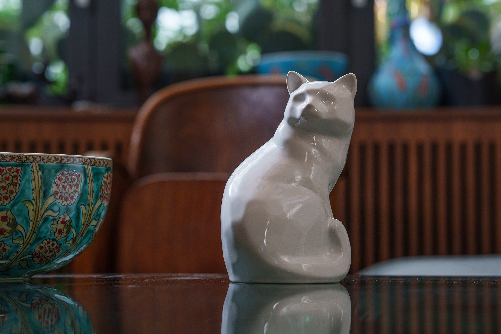 Felix Cat Urn for Ashes - White | Ceramic | Handmade Pet Urn - Pulvis Art Urns