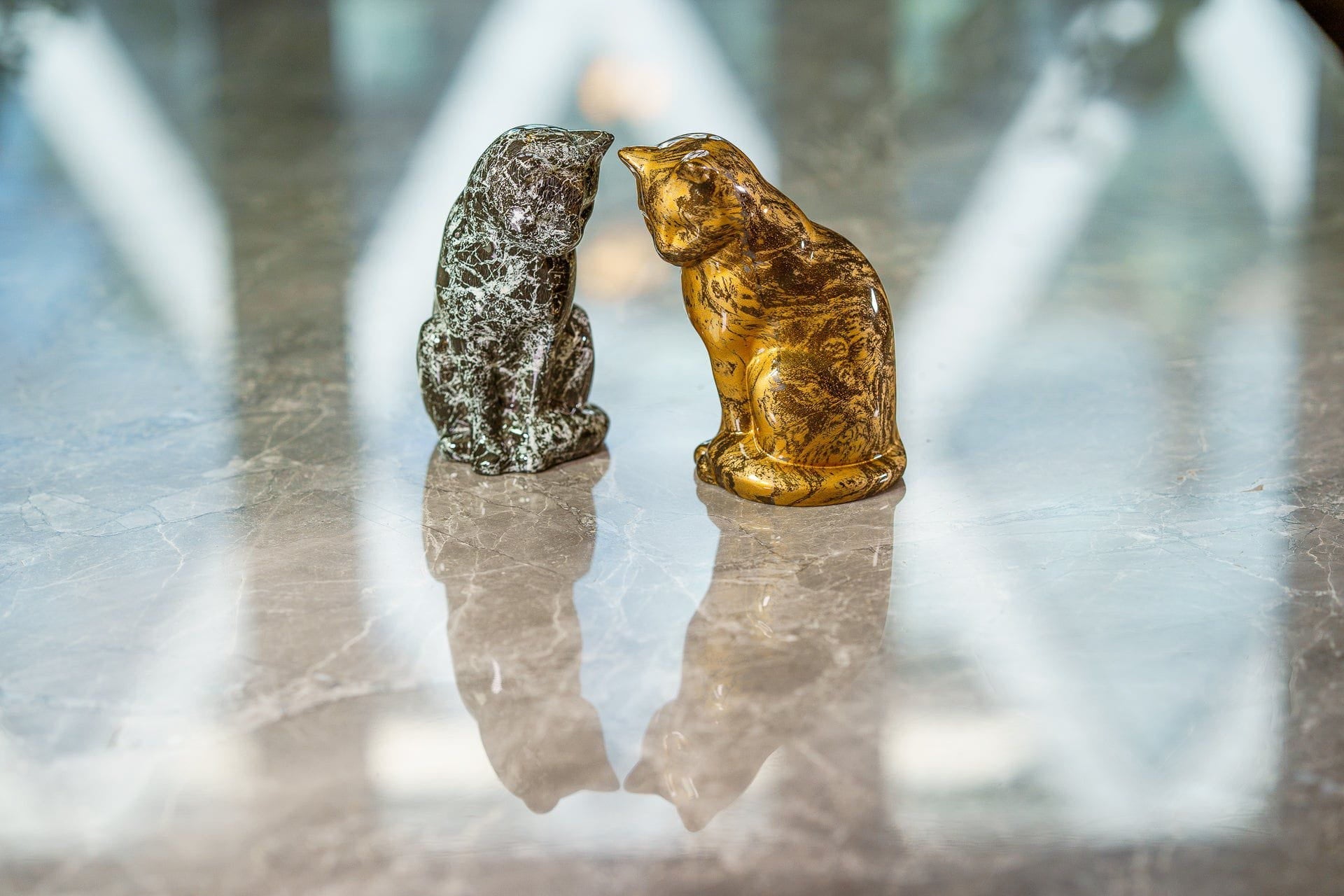 HydroGraphics Mini Pet Urn "Neko - Rusty " - Ceramic | Hydro Dipping - Pulvis Art Urns