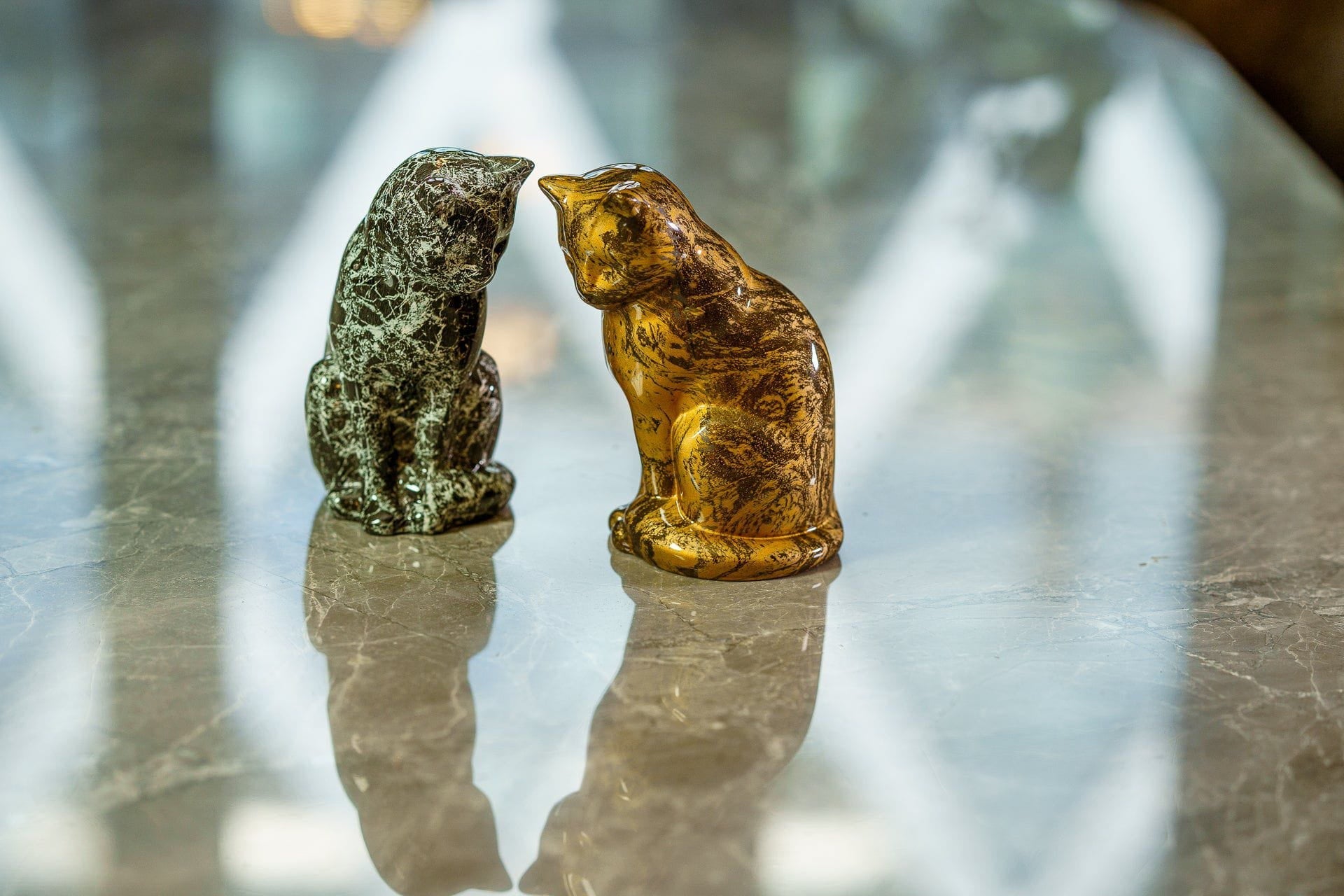 HydroGraphics Mini Pet Urn "Neko - Rusty " - Ceramic | Hydro Dipping - Pulvis Art Urns