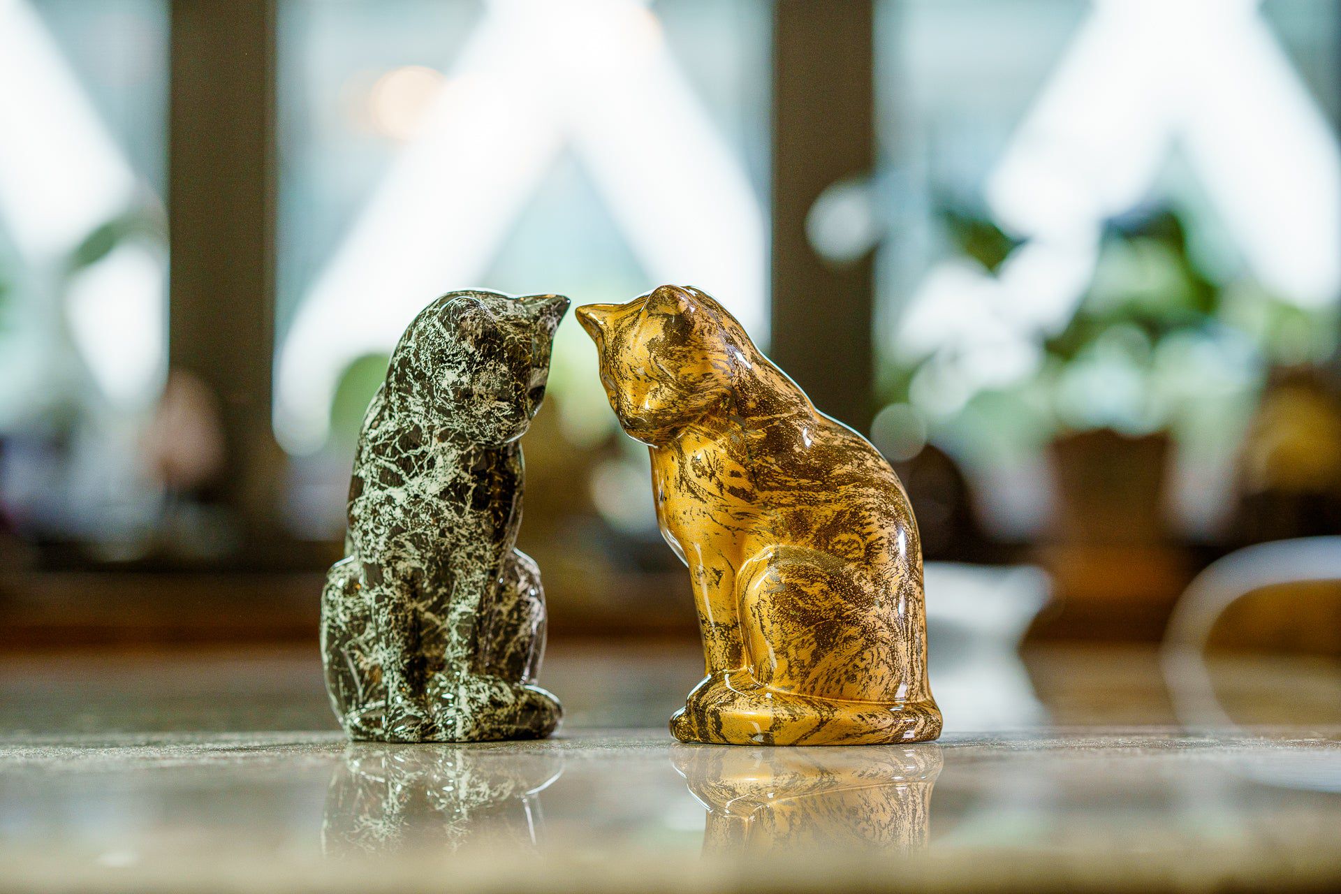 HydroGraphics Mini Pet Urn "Neko - Rusty " - Ceramic | Hydro Dipping - Pulvis Art Urns