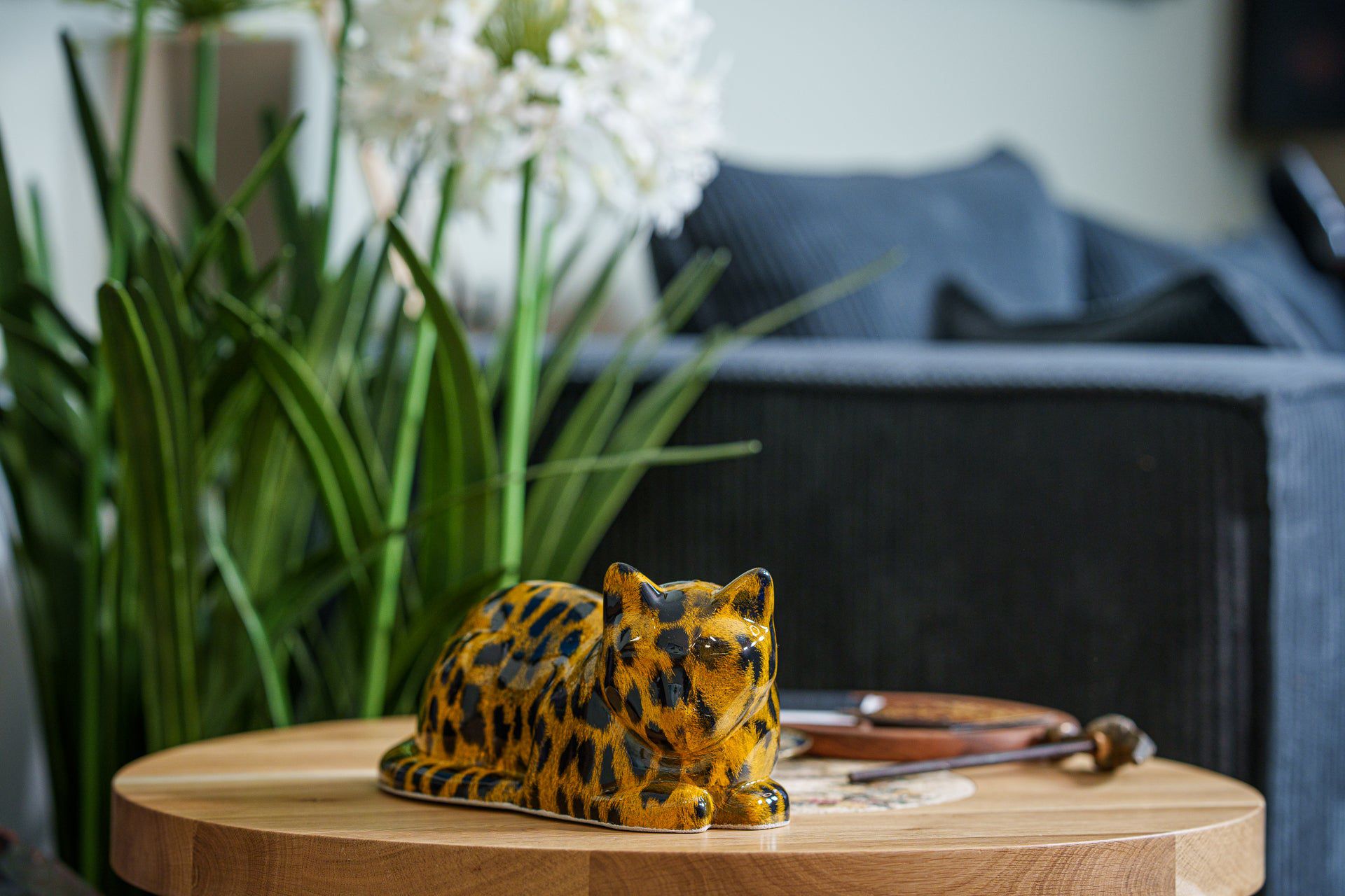 HydroGraphics Pet Urn For Cat | Spotted Light | Ceramic - Pulvis Art Urns