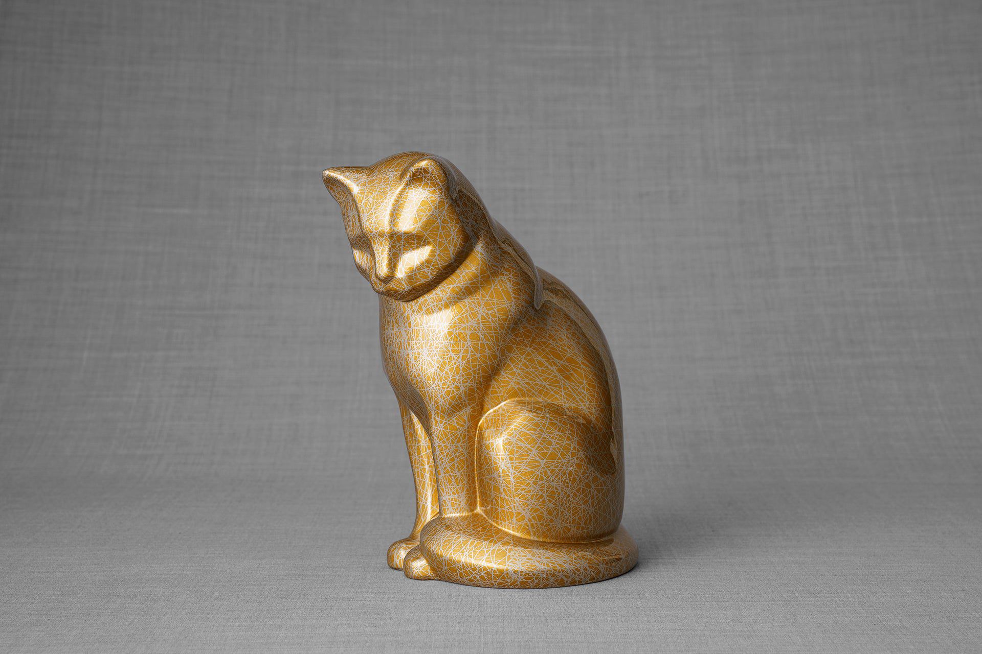 HydroGraphics Pet Urn "Neko - Gold" - Ceramic | Hydro Dipping - Pulvis Art Urns