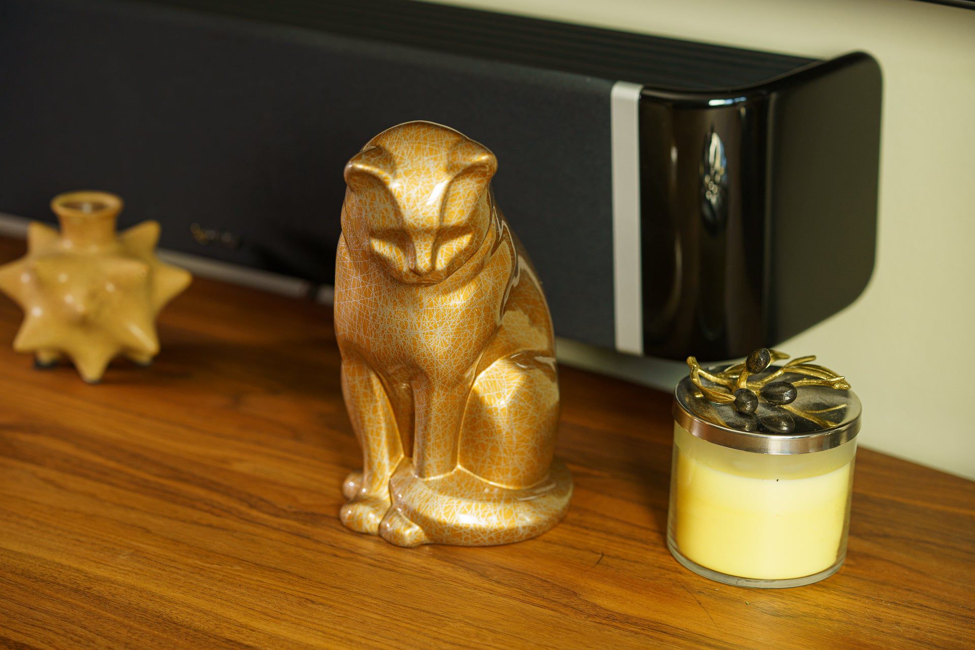 HydroGraphics Pet Urn "Neko - Gold" - Ceramic | Hydro Dipping - Pulvis Art Urns