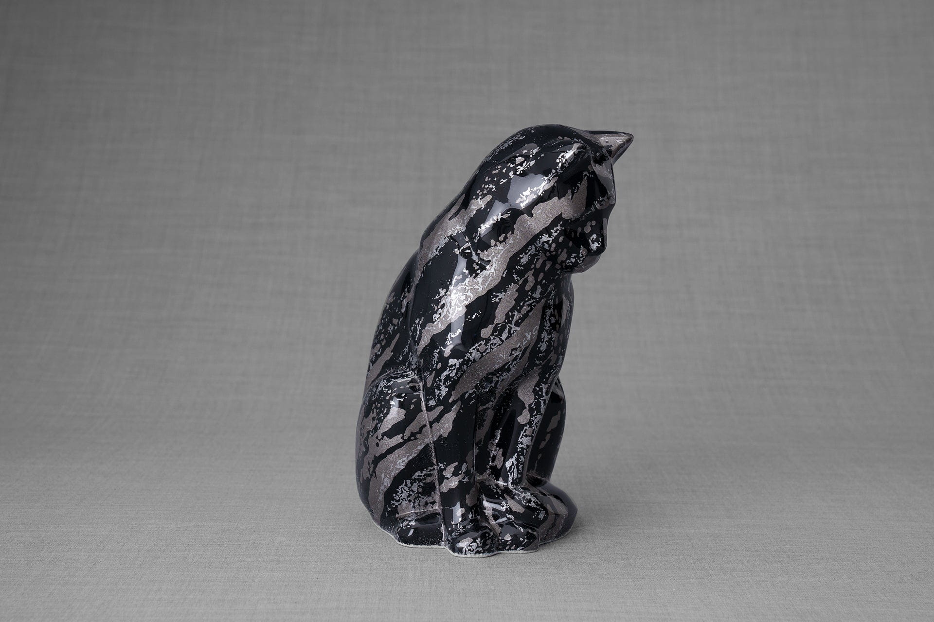 HydroGraphics Pet Urn "Neko" | Mixed Gray | Ceramic - Pulvis Art Urns