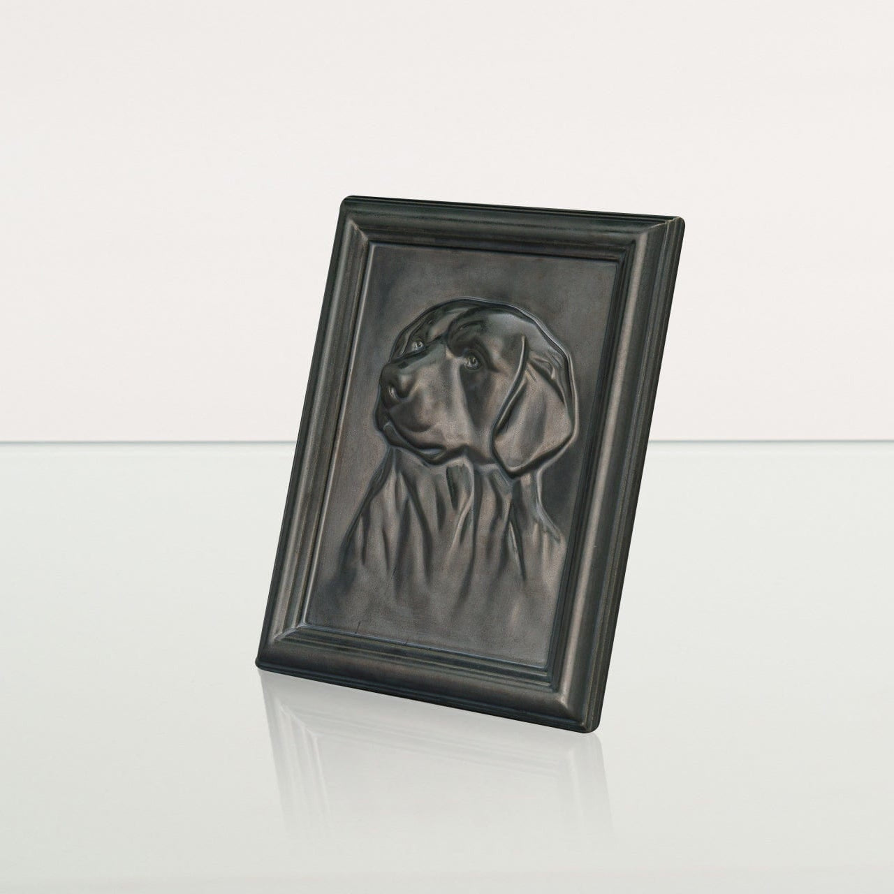 Labrador Pet Urn for Ashes - Dark Matte | Ceramic | Handmade Pet Urn - Pulvis Art Urns