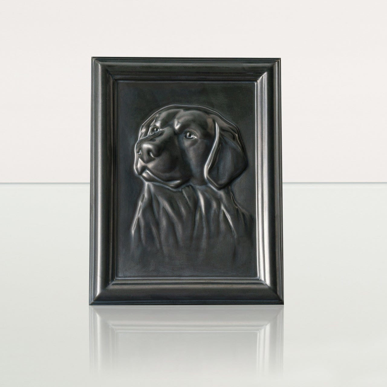 Labrador Pet Urn for Ashes - Dark Matte | Ceramic | Handmade Pet Urn - Pulvis Art Urns