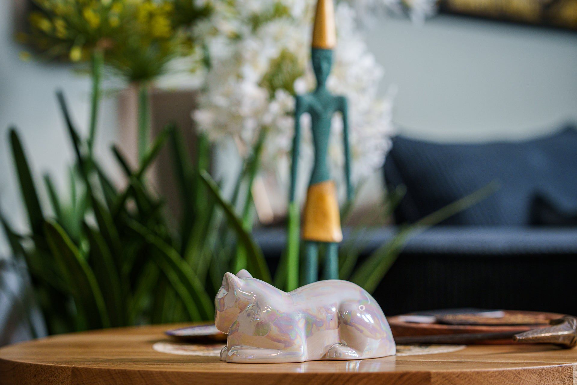 Mini Laying Cat Cremation Urn - Pearly White | Ceramic - Pulvis Art Urns