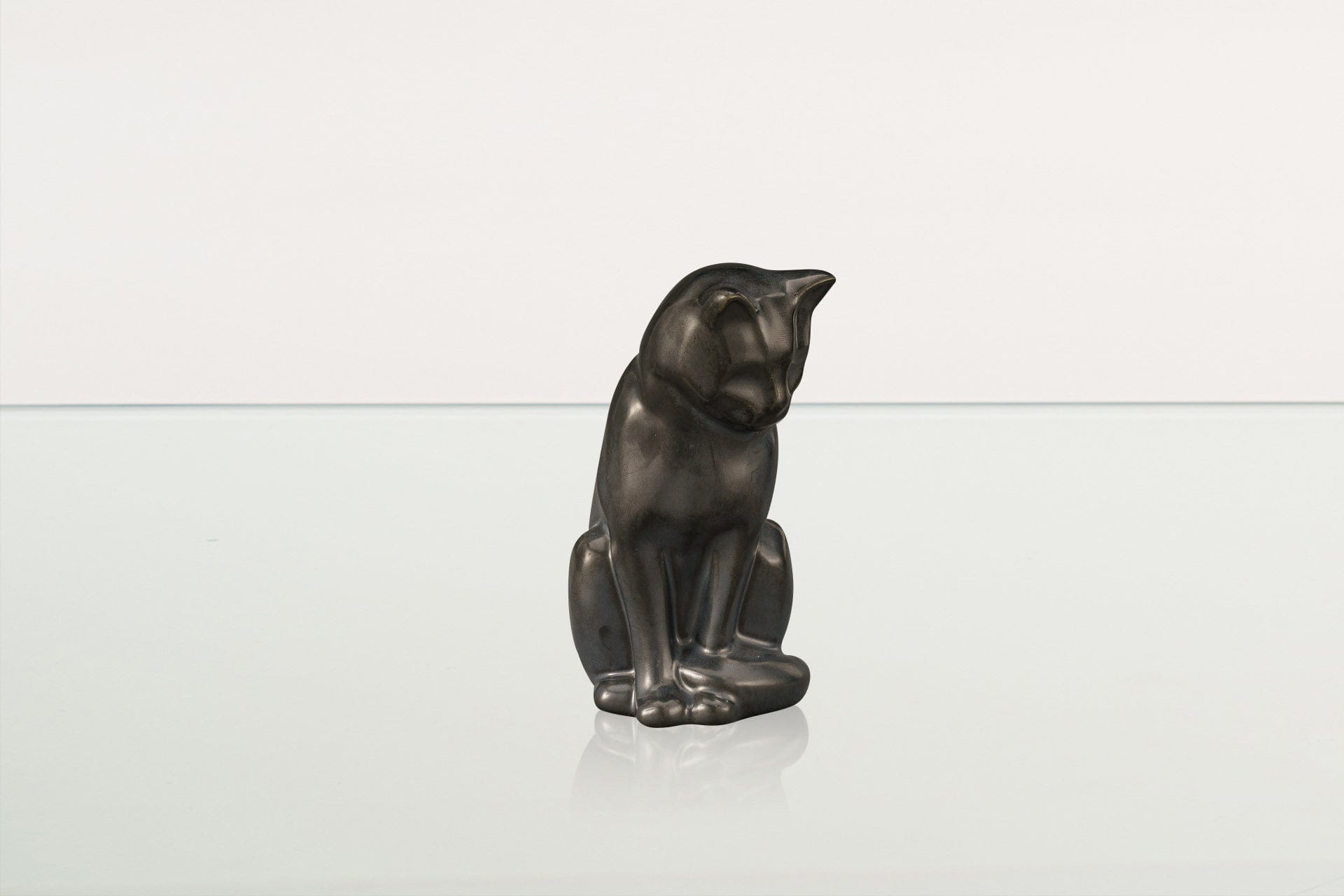 Mini Pet Urn for Ashes Neko - Dark Matte | Ceramic | Handmade Cat Urn - Pulvis Art Urns
