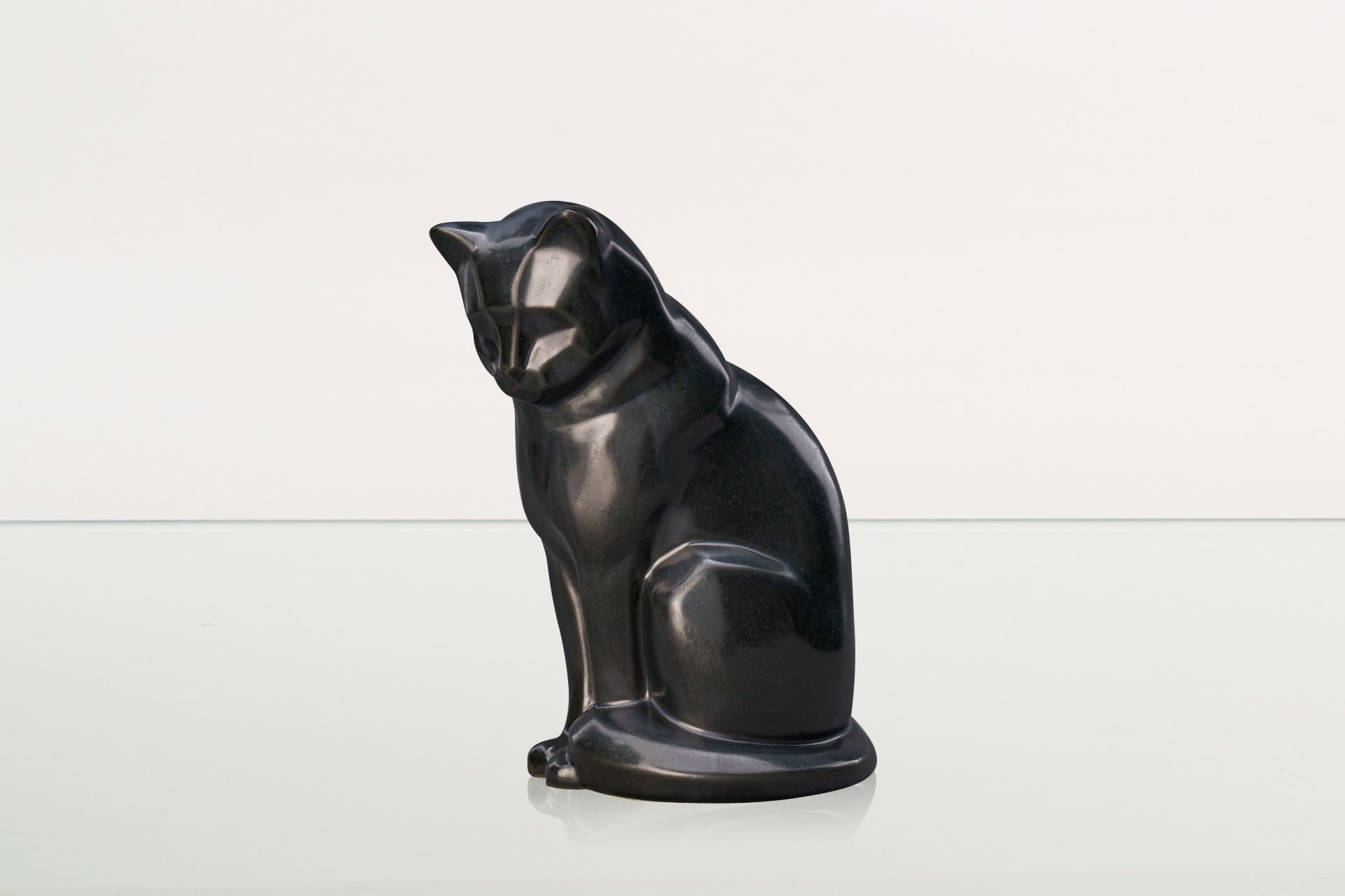Neko Pet Urn for Ashes - Dark Matte | Ceramic | Handmade Cat Urn - Pulvis Art Urns