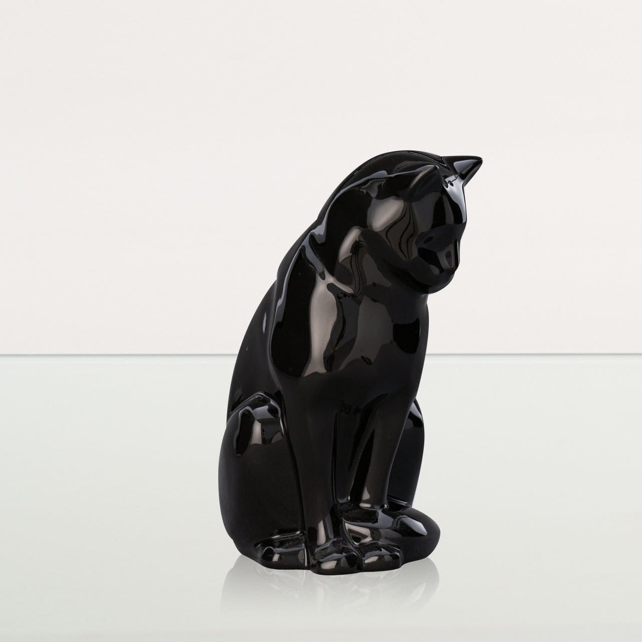 Neko Pet Urn for Ashes - Lamp Black | Ceramic | Handmade Cat Urn - Pulvis Art Urns