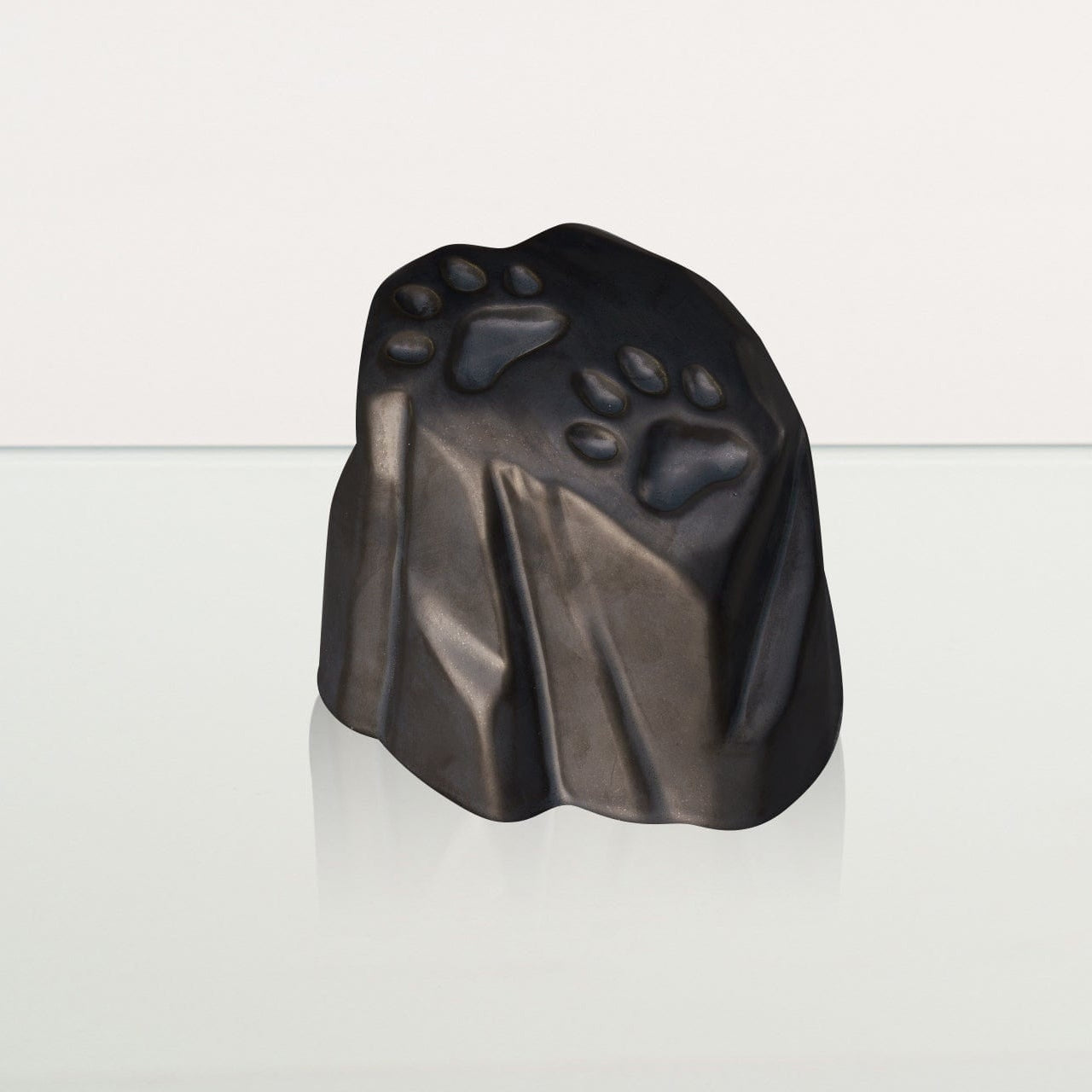 Paw Print Urn For Pet Ashes - Dark Matte | Ceramic Pet Urn - Pulvis Art Urns
