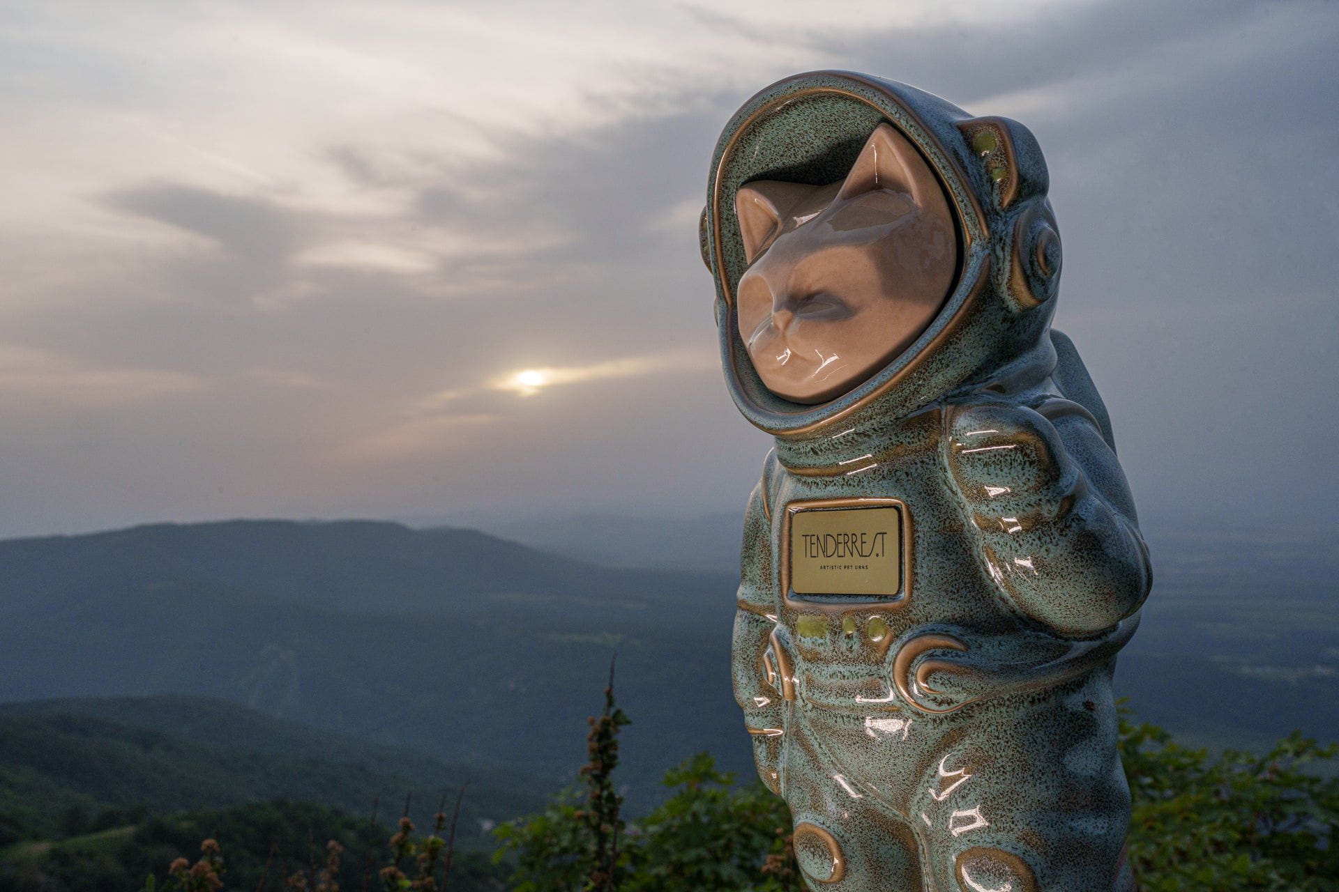 Customizable Pet Cremation Urn - Cat | Ceramic Handmade Figure - Pulvis Art Urns