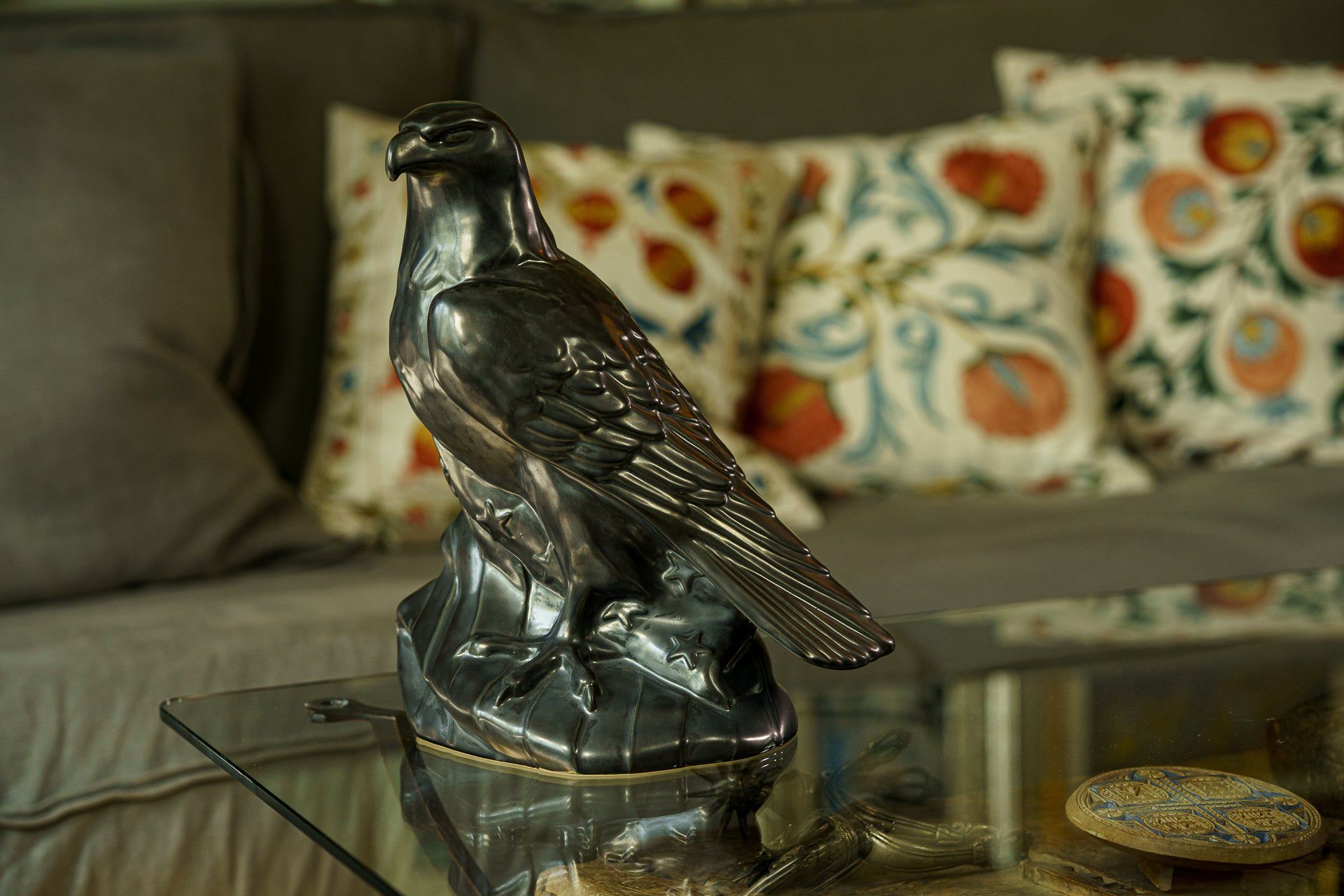 Aquilae Military Memorial For Cremation Ashes - Large | Dark Matte | Ceramic Urn - Pulvis Art Urns