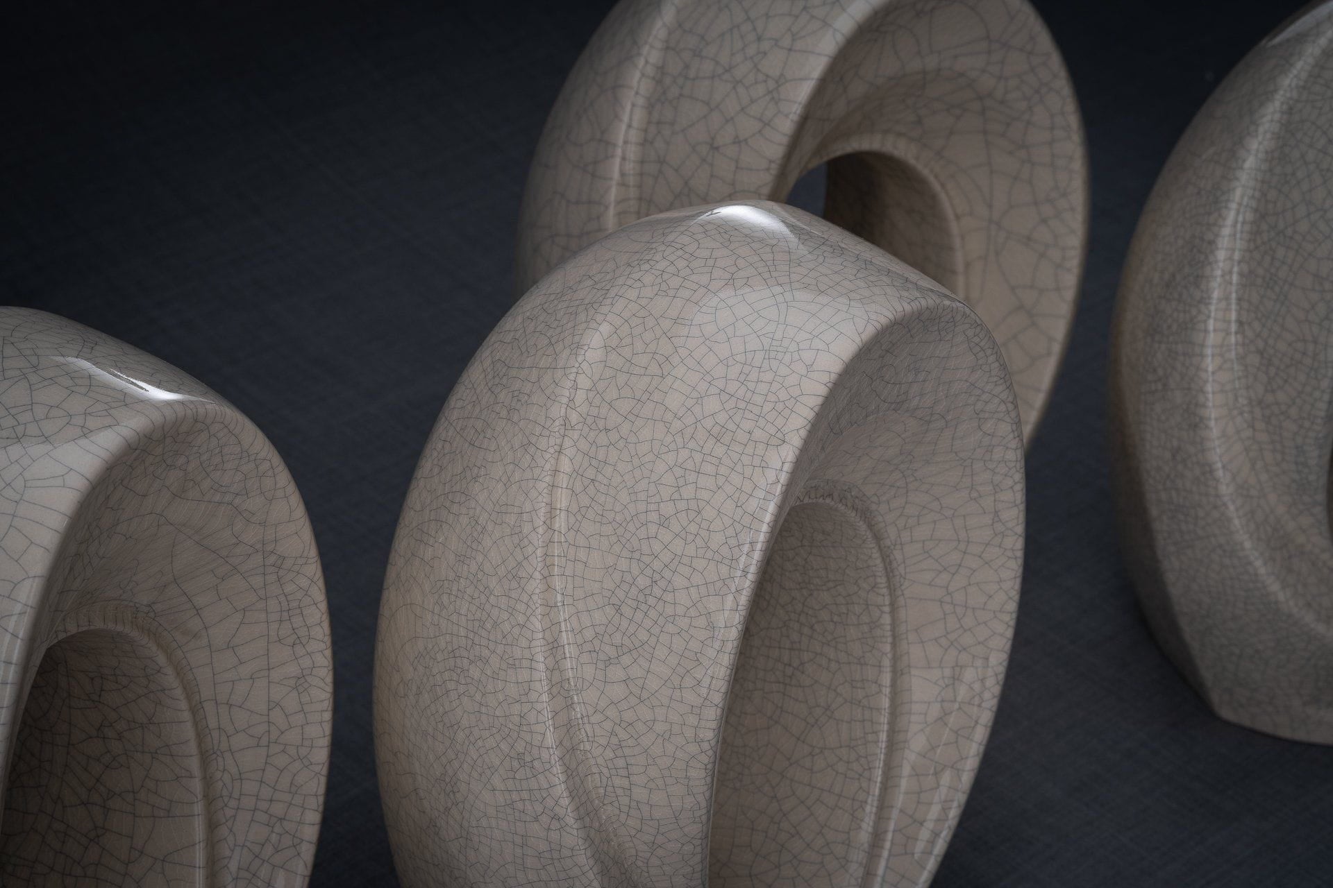 Handmade Cremation Urn for Ashes "The Passage" - Large Urn | Craquelure | Ceramic - Pulvis Art Urns