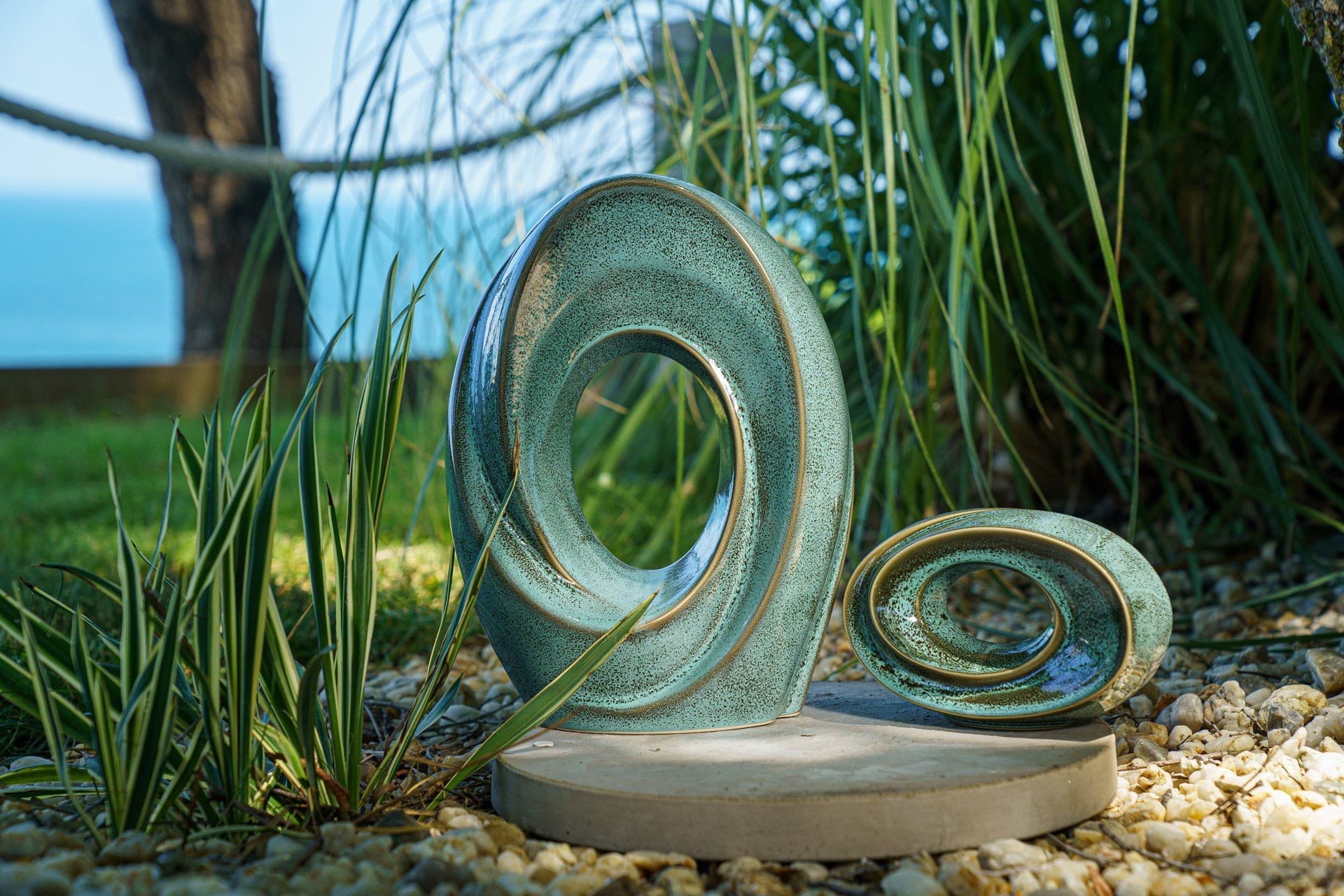 Handmade Cremation Urn for Ashes "The Passage" - Large Urn | Oily Green Melange - Pulvis Art Urns