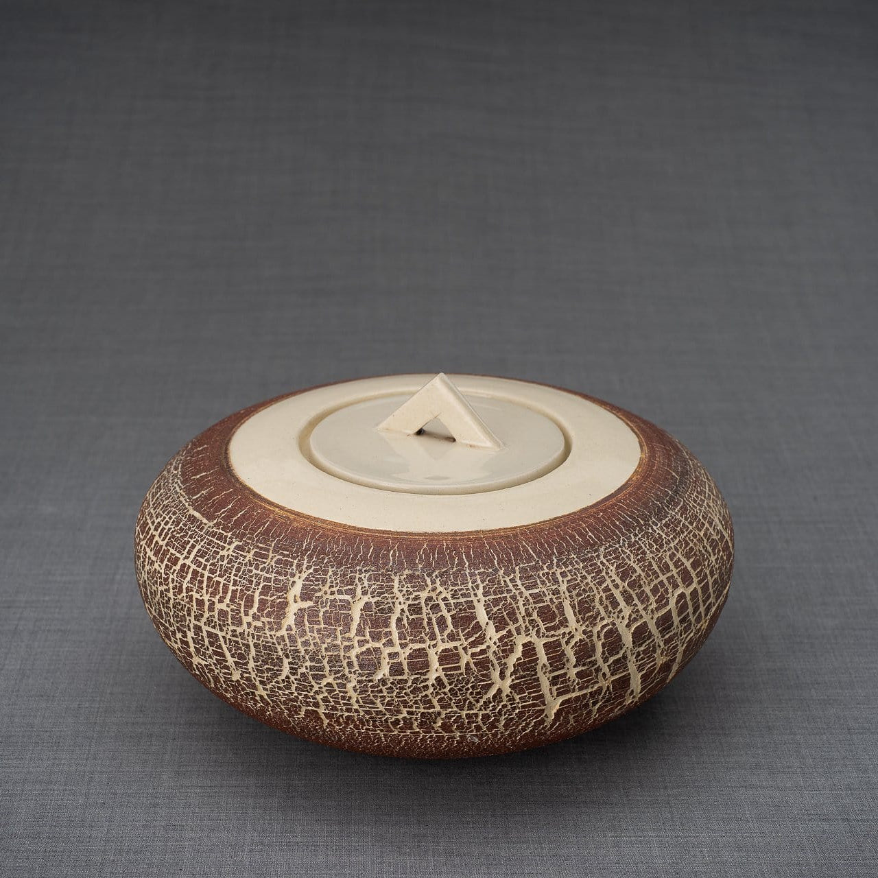 Pottery Wheel Urn for Ashes "Terra" - Large | Brown | Ceramic - Pulvis Art Urns