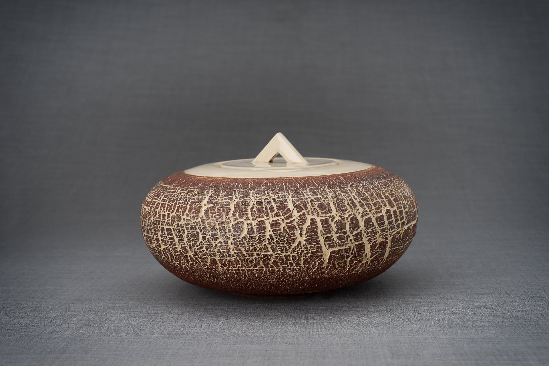 Pottery Wheel Urn for Ashes "Terra" - Large | Brown | Ceramic - Pulvis Art Urns