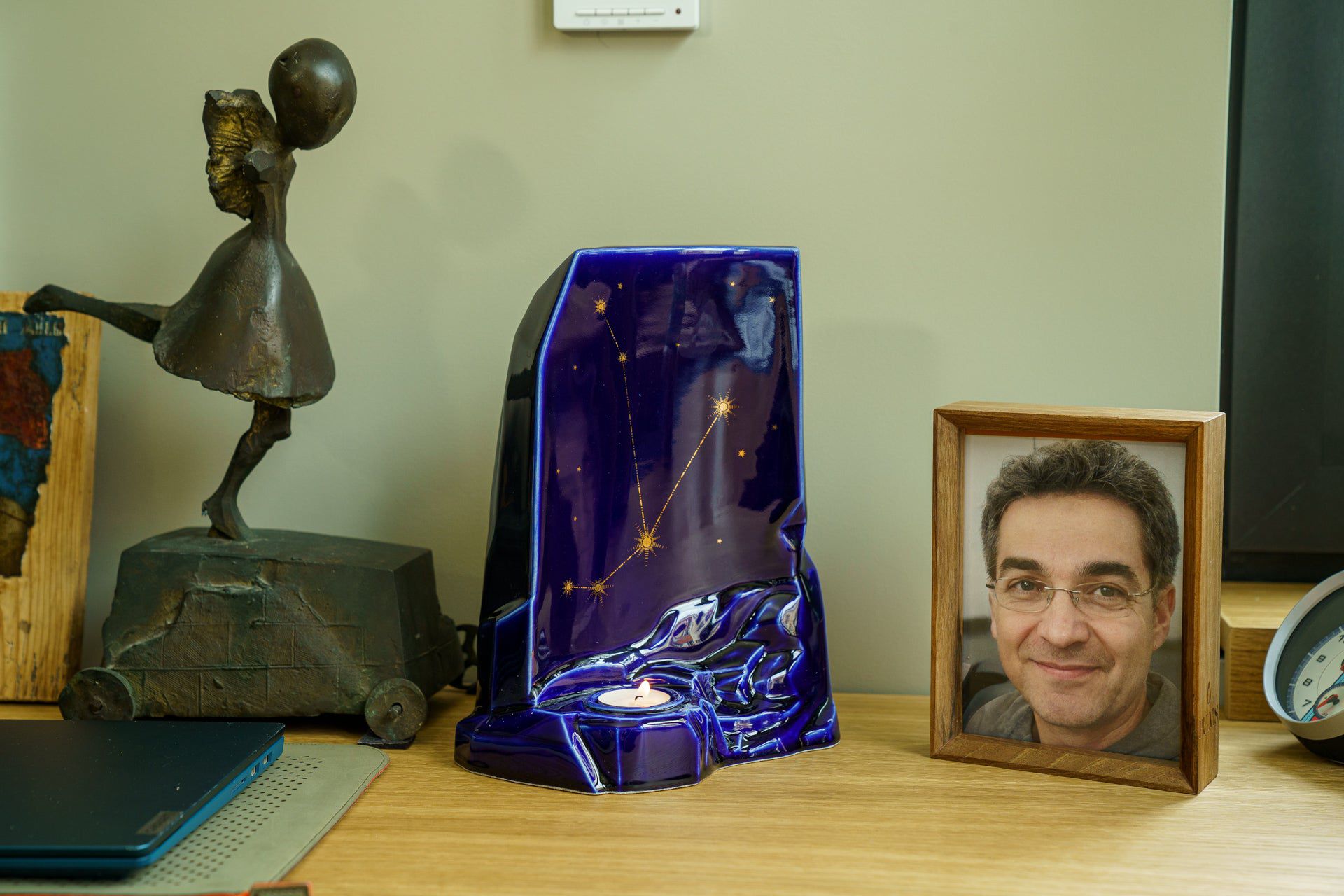 Zodiac Urn for Ashes "Aries" - Large | Star Sign Urn - Pulvis Art Urns