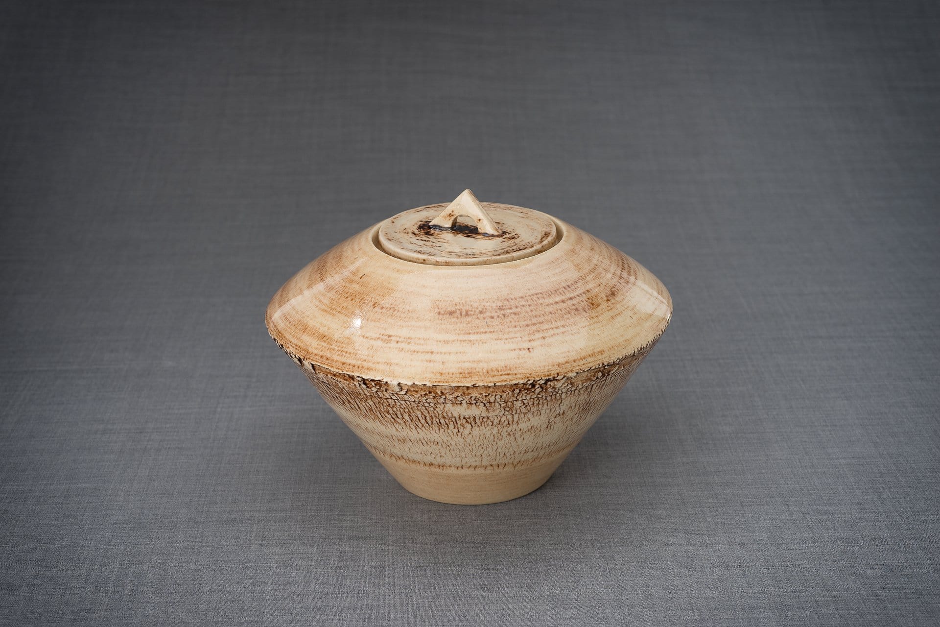 Pottery Wheel Urn for Ashes "Legatum" - Large | Manganese brown | Ceramic - Pulvis Art Urns