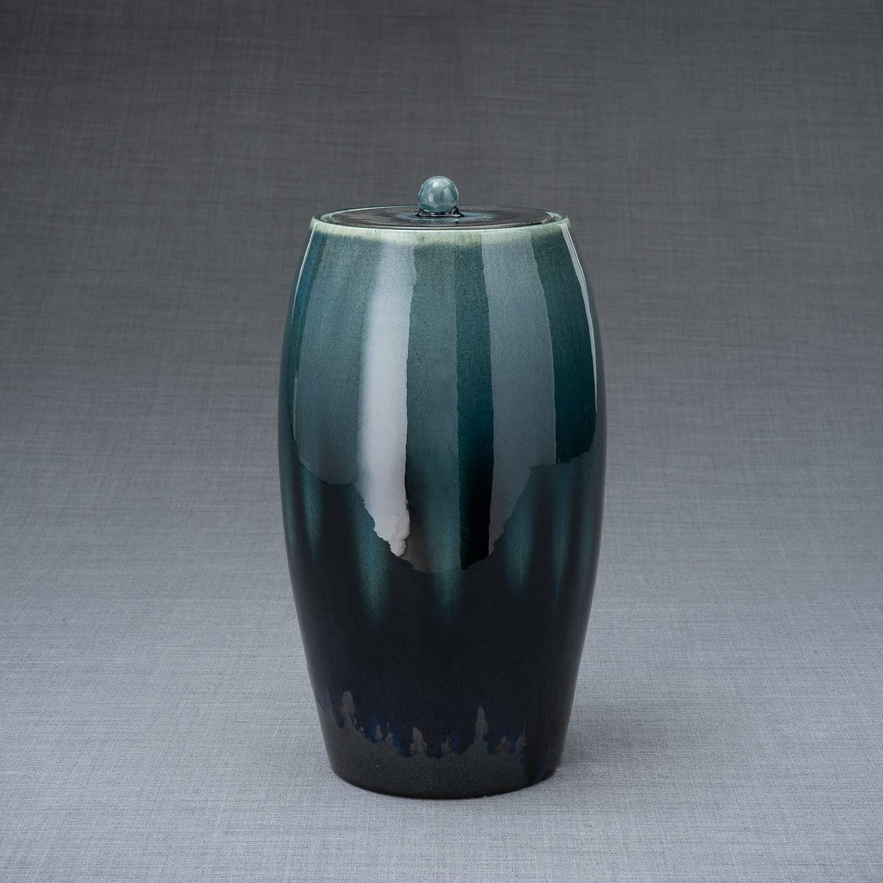 Pottery Wheel Urn for Ashes "Memory" - Large | Green blend | Ceramic - Pulvis Art Urns