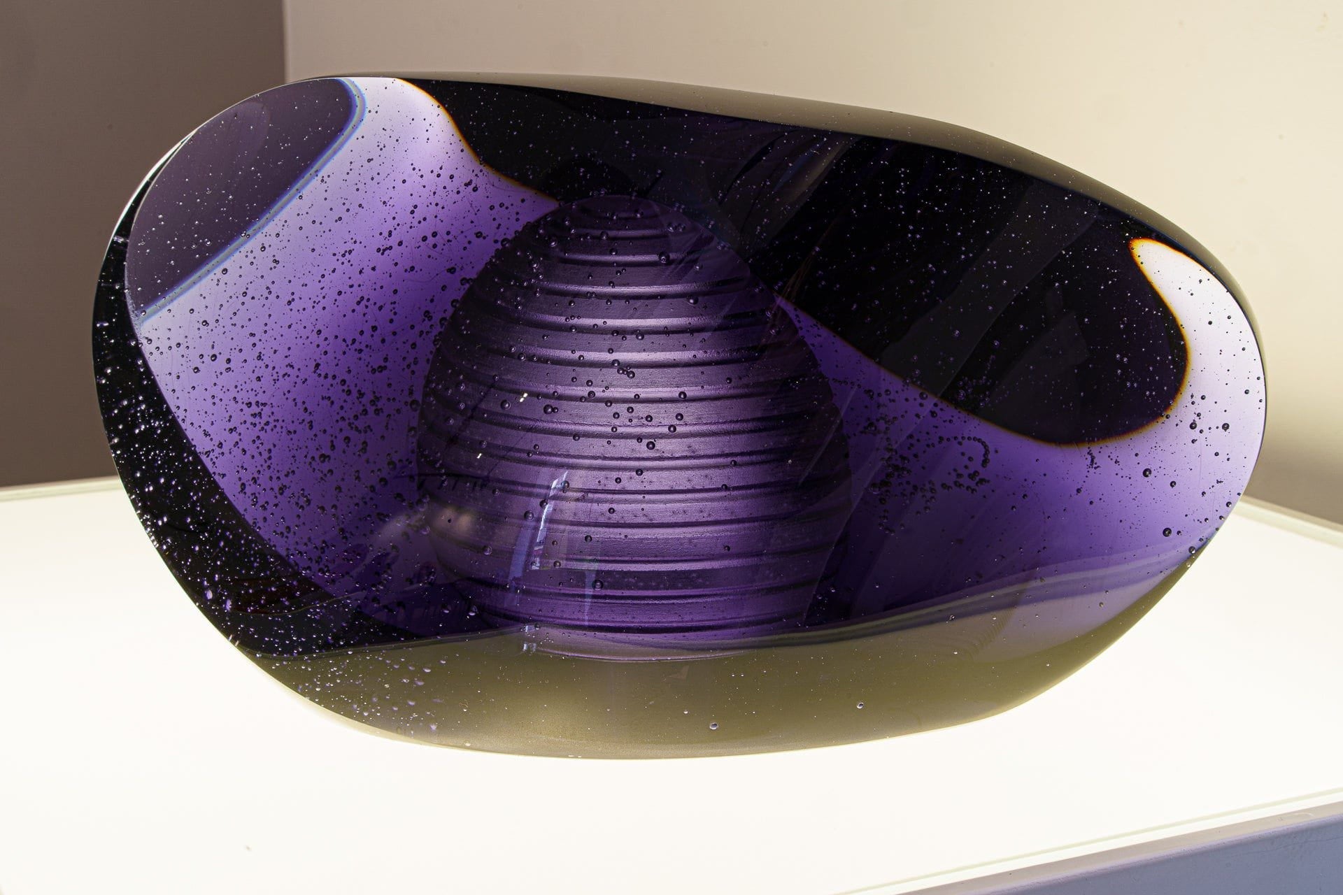 Load video: Cremation Urns by Pulvis Art Urns
