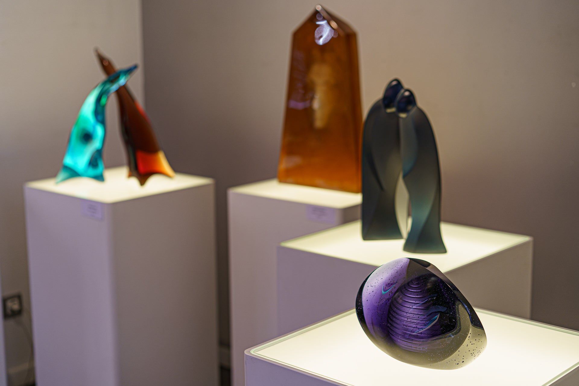 "Piece of time" Exclusive Molded Glass Urn for Ashes - Pulvis Art Urns