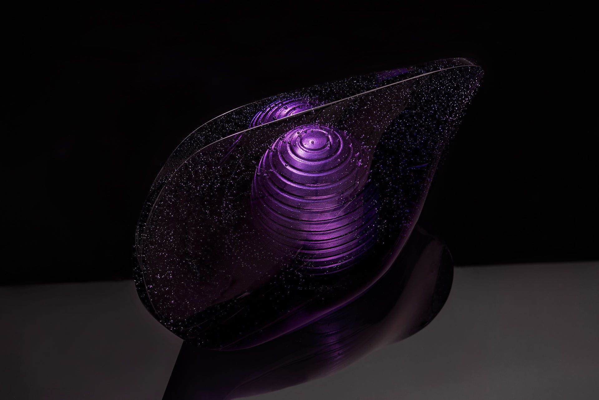 "Piece of time" Exclusive Molded Glass Urn for Ashes - Pulvis Art Urns