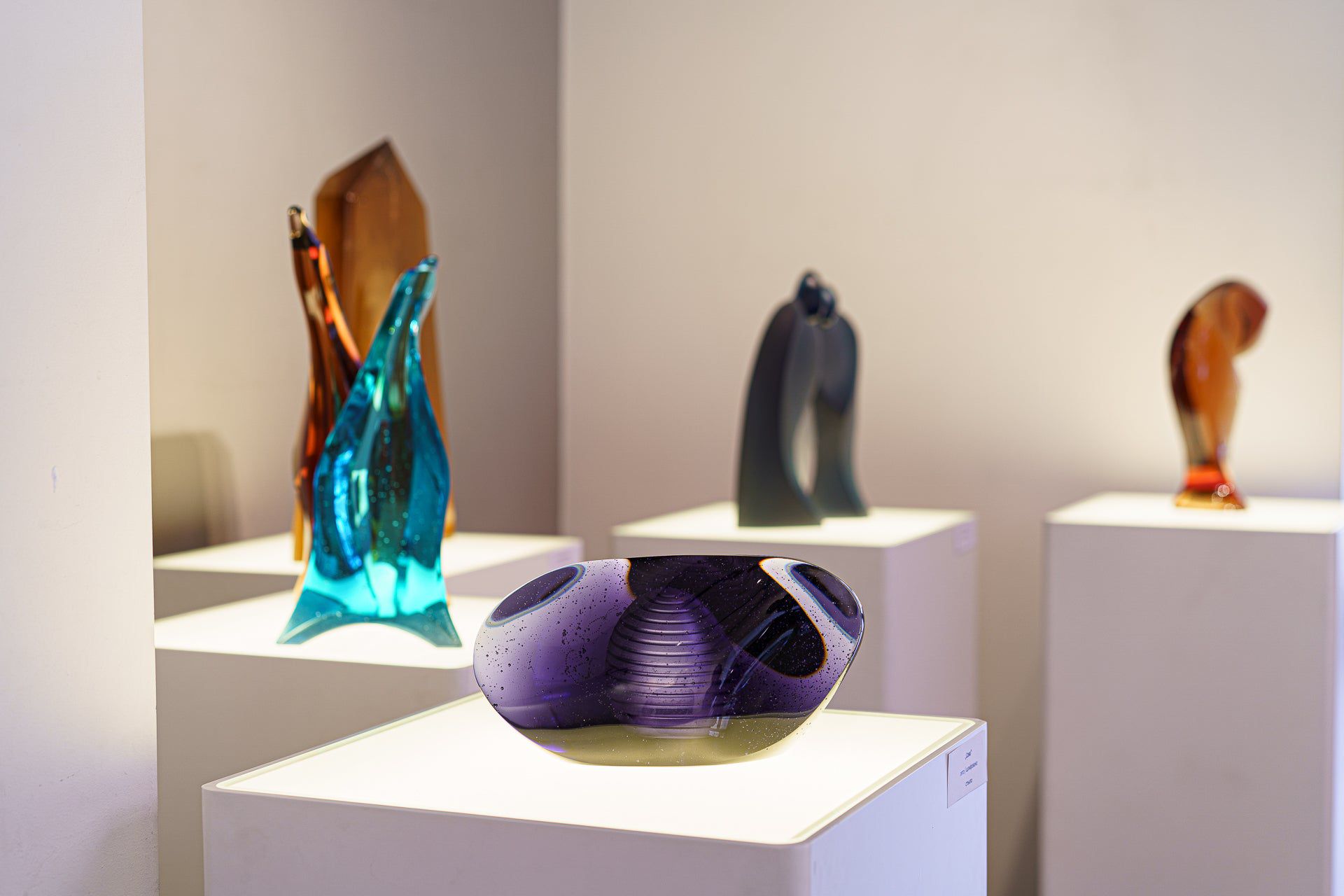 "Piece of time" Exclusive Molded Glass Urn for Ashes - Pulvis Art Urns