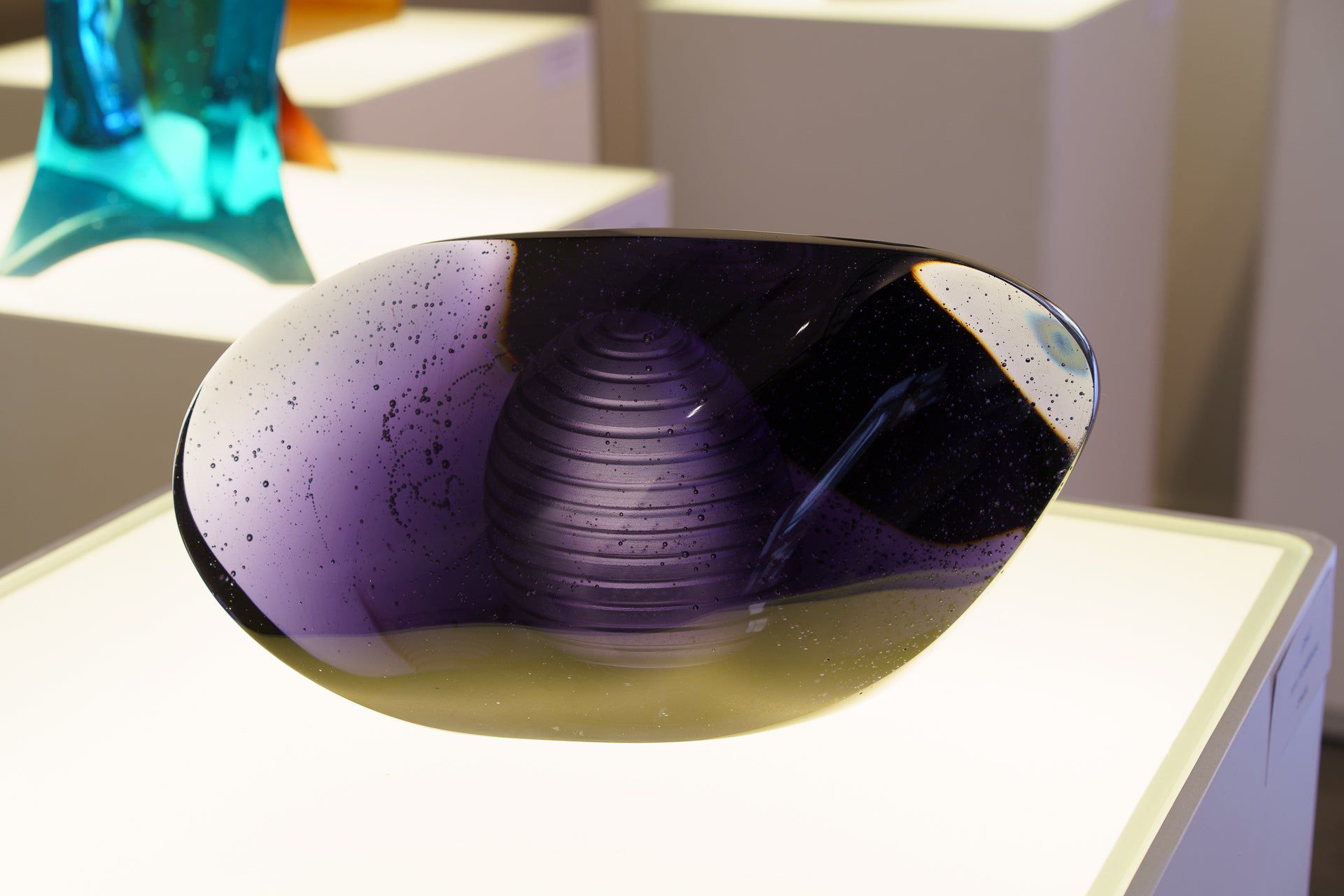 "Piece of time" Exclusive Molded Glass Urn for Ashes - Pulvis Art Urns