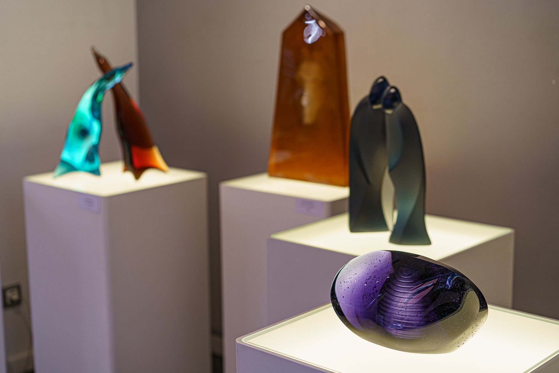 "Piece of time" Exclusive Molded Glass Urn for Ashes - Pulvis Art Urns