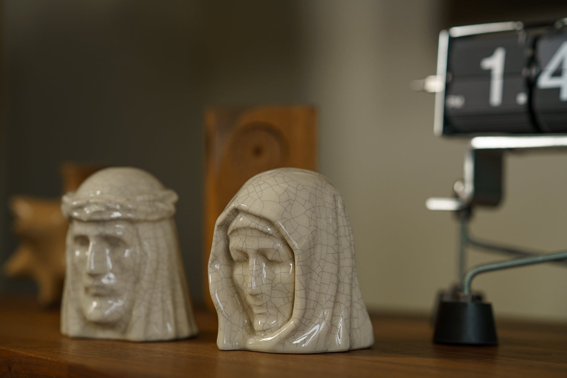 Handmade Mini Keepsake Urn "The Christ" - Craquelure | Ceramic Mini Urn - Pulvis Art Urns