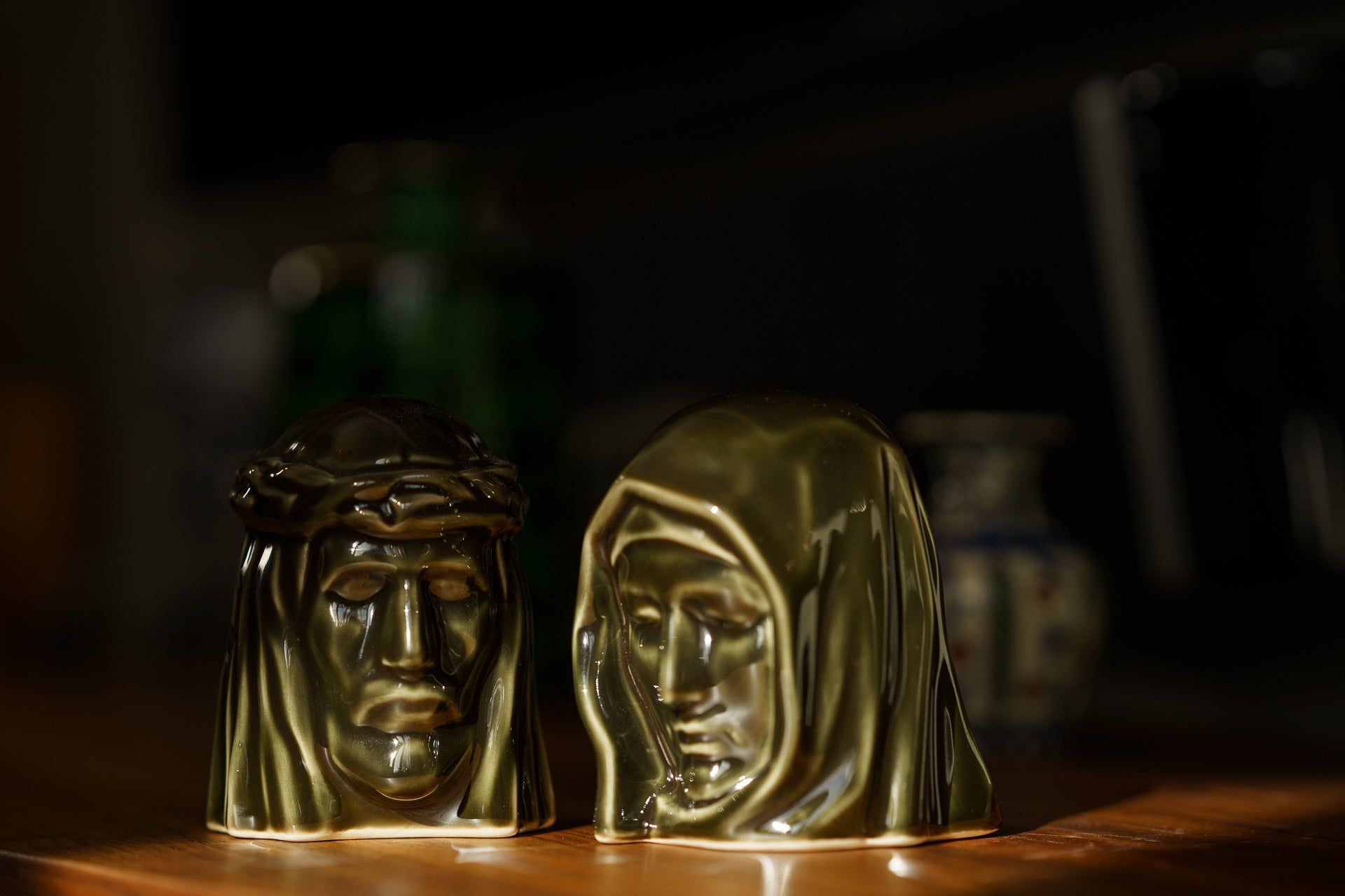 Handmade Mini Keepsake Urn "The Holy Mother" - Oily Green | Ceramic Mini Urn - Pulvis Art Urns