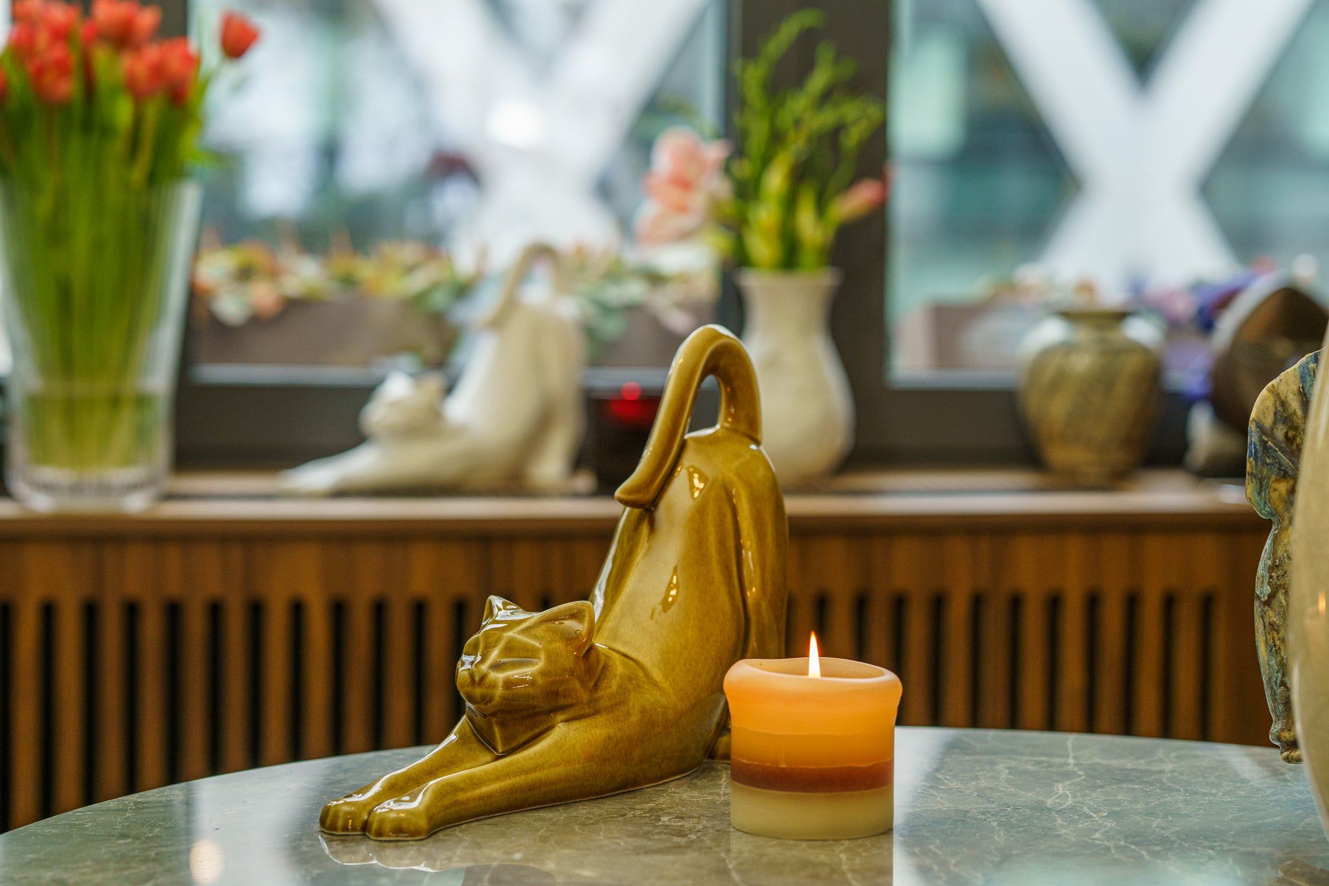 Cat Cremation Urn For Ashes "Grace" - Dark Sand | Ceramic - Pulvis Art Urns