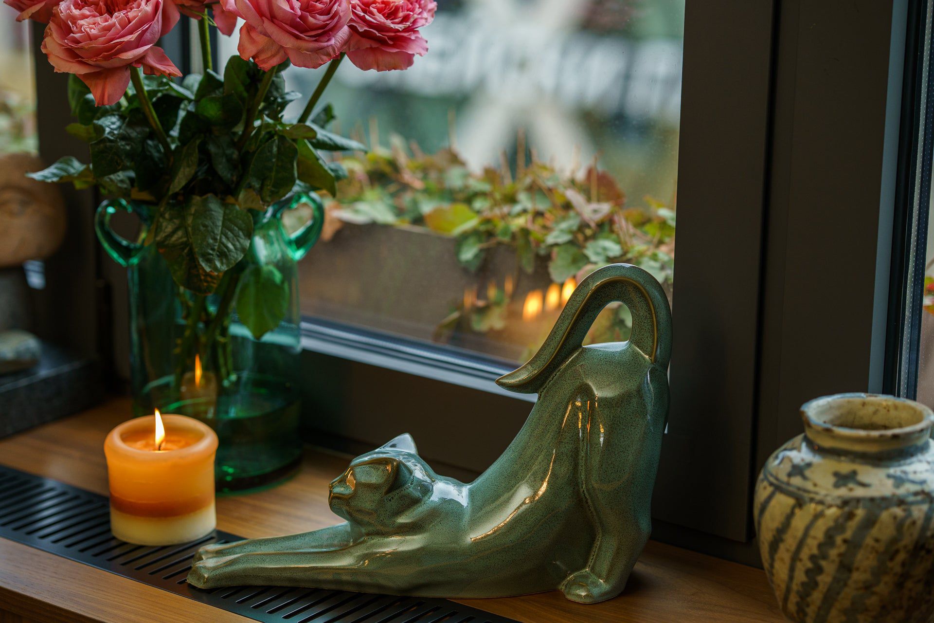 Cat Cremation Urn For Ashes "Grace" - Oily Green Melange | Ceramic Pet Urn - Pulvis Art Urns