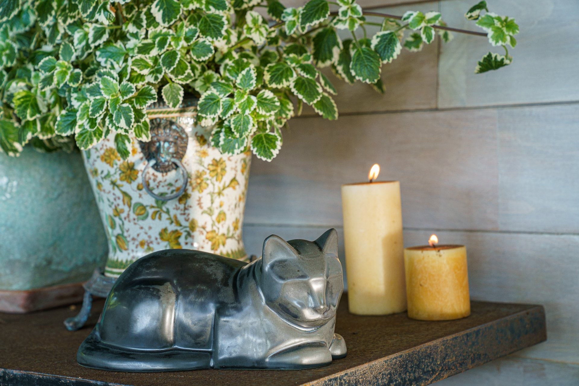 Cat Cremation Urn for Ashes - Lamp Black | Ceramic | Handmade Pet Urn - Pulvis Art Urns