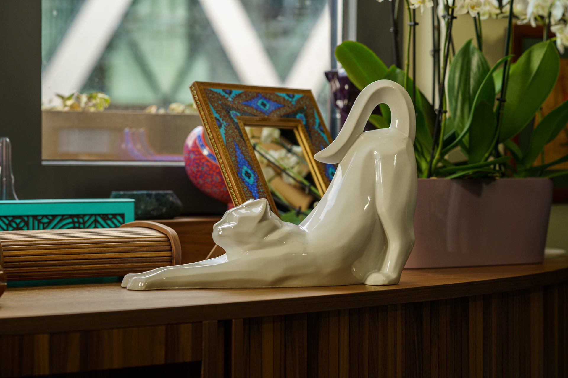 Cat Cremation Urn For Ashes "Grace" - White | Ceramic Pet Urn - Pulvis Art Urns