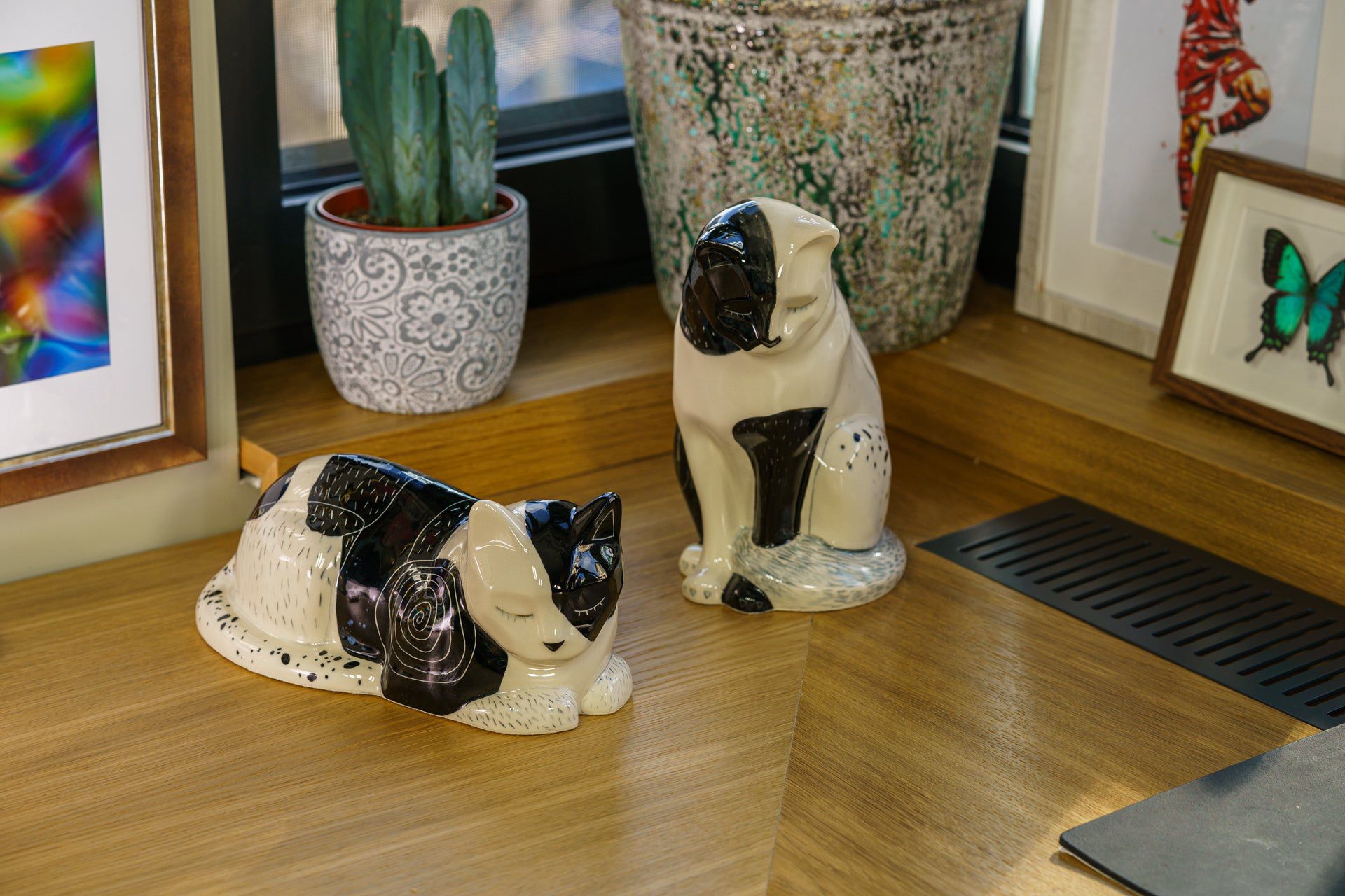 Hand Decorated Cat Urn for Ashes "Tuxedo" - Ceramic | Handmade Pet Urn - Pulvis Art Urns