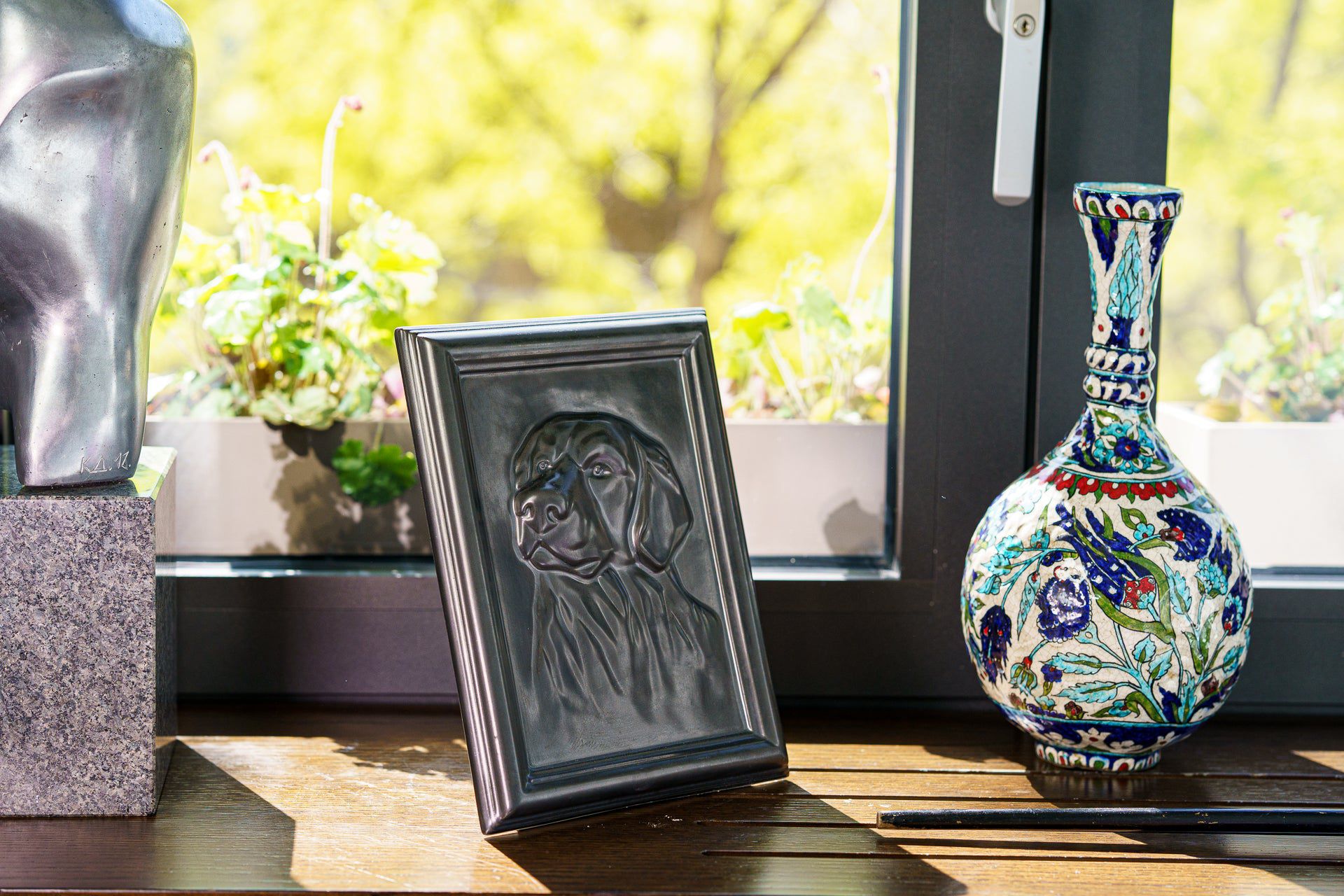 Labrador Pet Urn for Ashes - Dark Matte | Ceramic | Handmade Pet Urn - Pulvis Art Urns