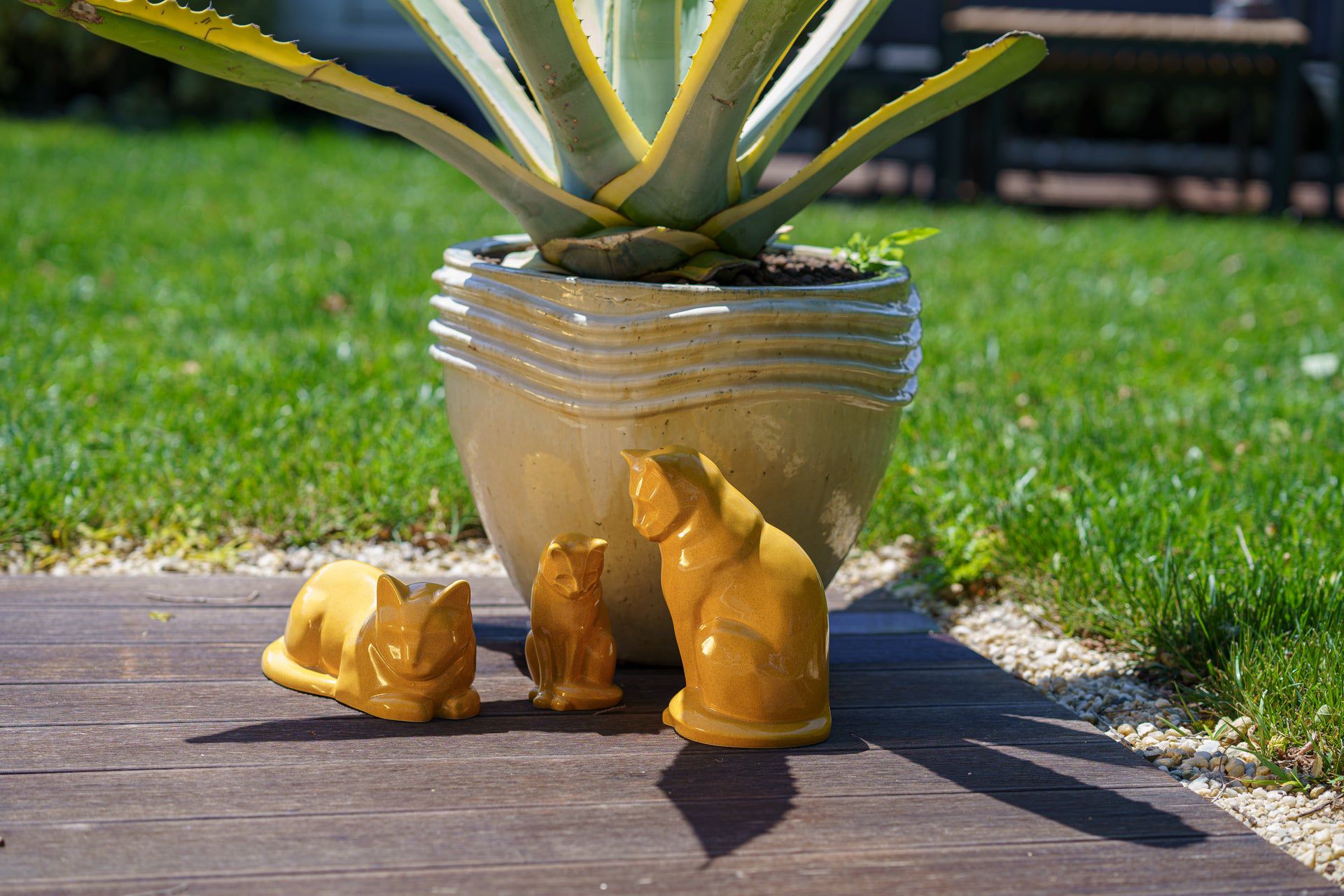 Mini Pet Urn for Ashes Neko - Amber Yellow | Ceramic | Handmade Cat Urn - Pulvis Art Urns