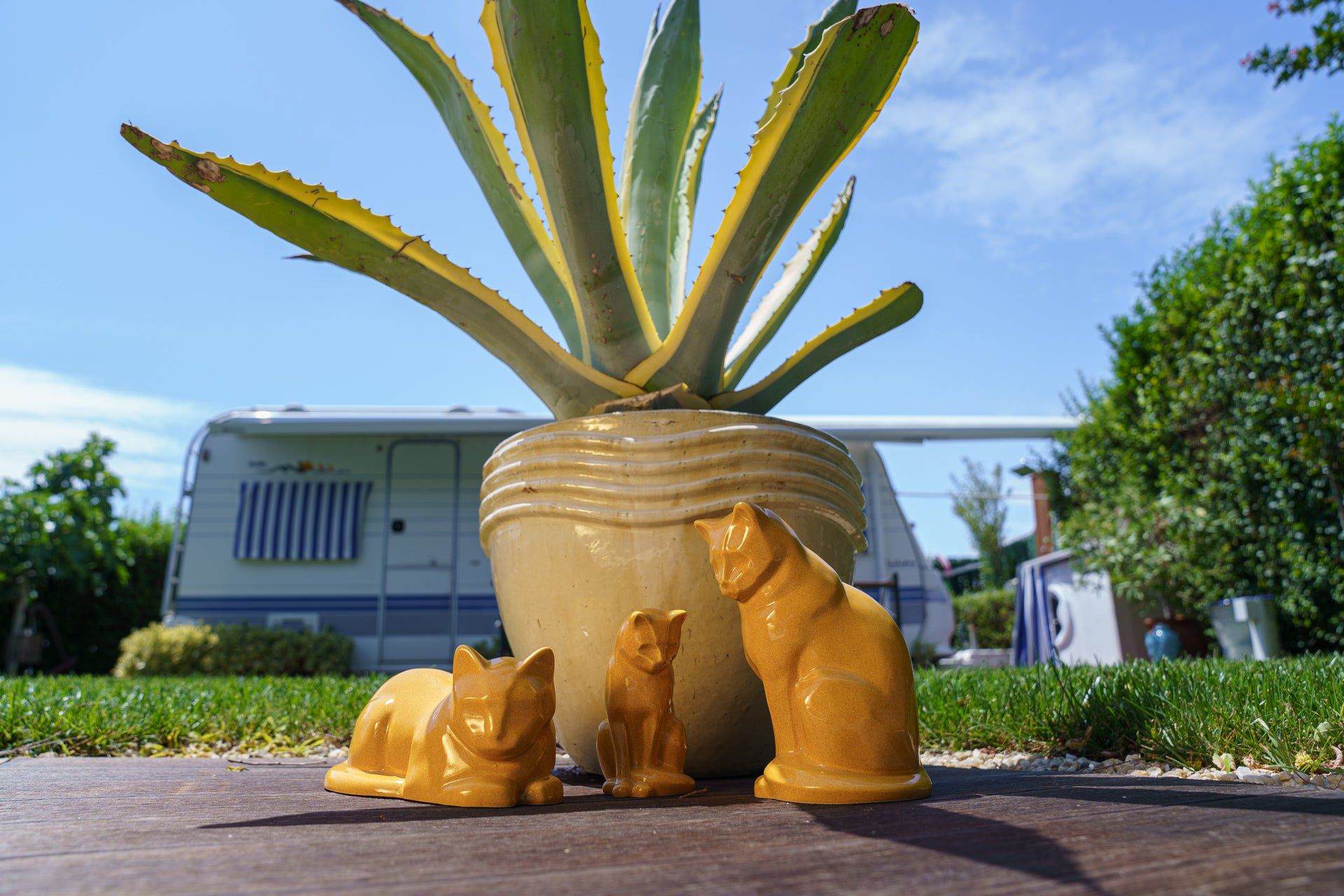 Mini Pet Urn for Ashes Neko - Amber Yellow | Ceramic | Handmade Cat Urn - Pulvis Art Urns