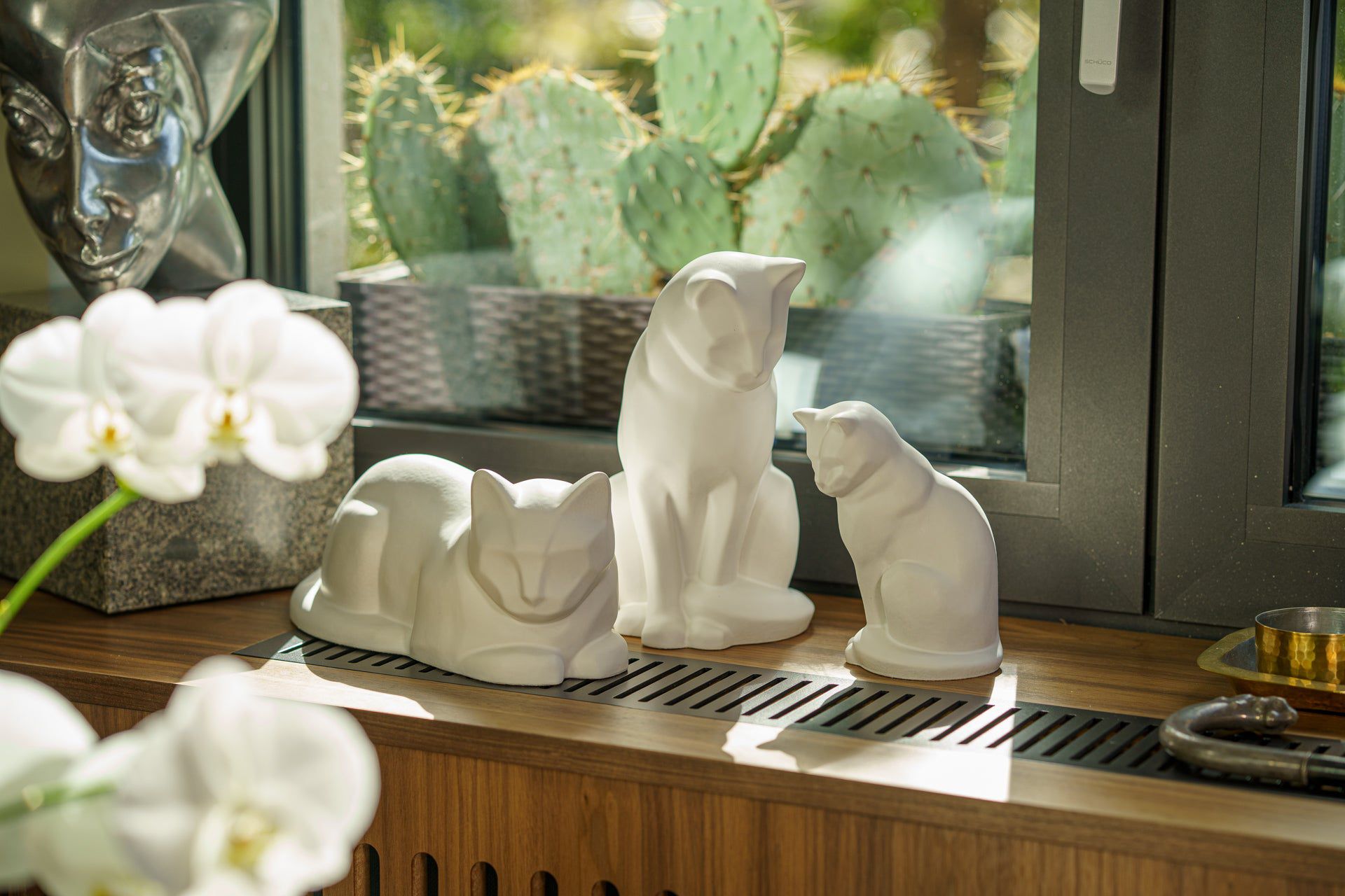 Mini Pet Urn for Ashes Neko - Violet | Ceramic | Handmade Cat Urn - Pulvis Art Urns