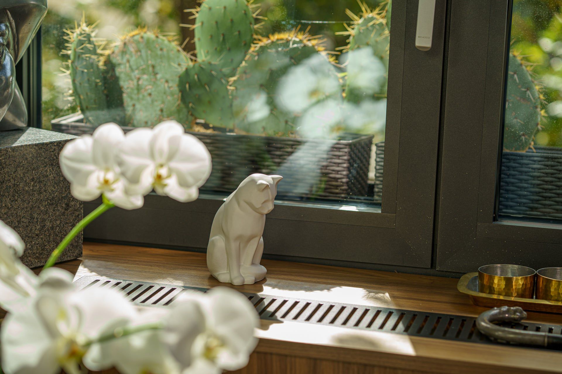 Mini Pet Urn for Ashes Neko - Violet | Ceramic | Handmade Cat Urn - Pulvis Art Urns