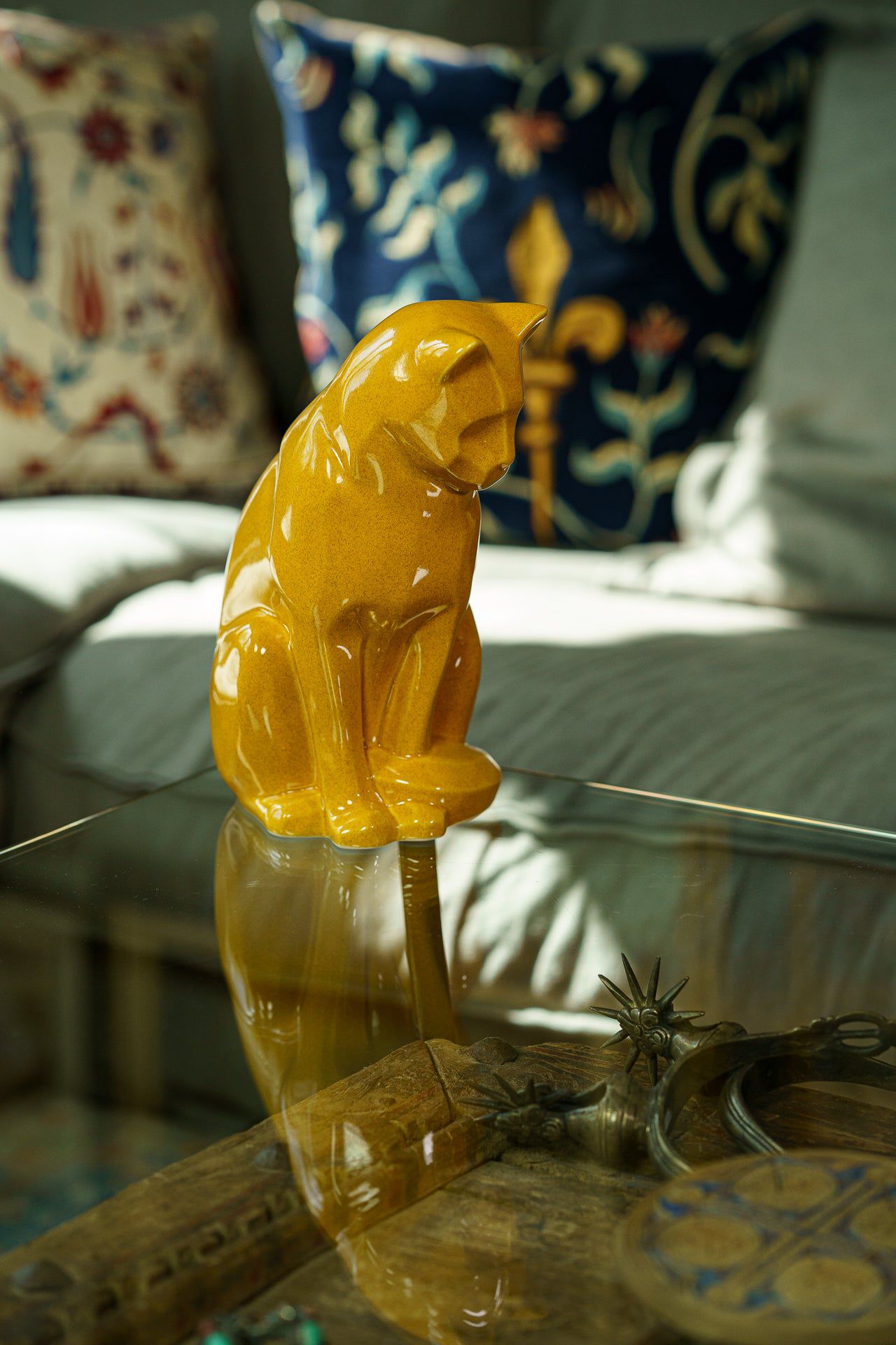 Neko Pet Urn for Ashes - Amber Yellow | Ceramic | Handmade Cat Urn - Pulvis Art Urns