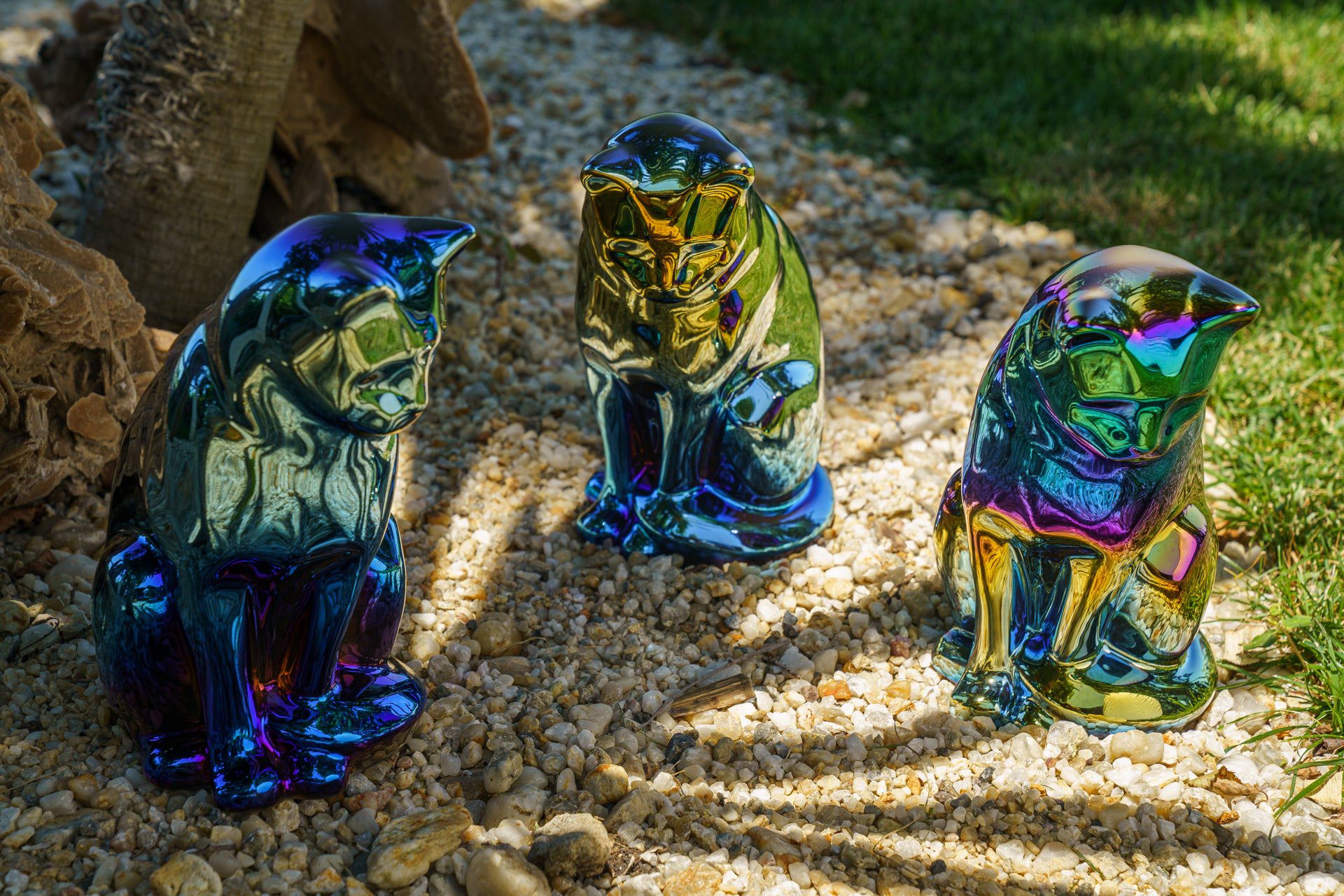 Neko Pet Urn for Ashes - Shiny Yellow | Ceramic | Handmade - Pulvis Art Urns