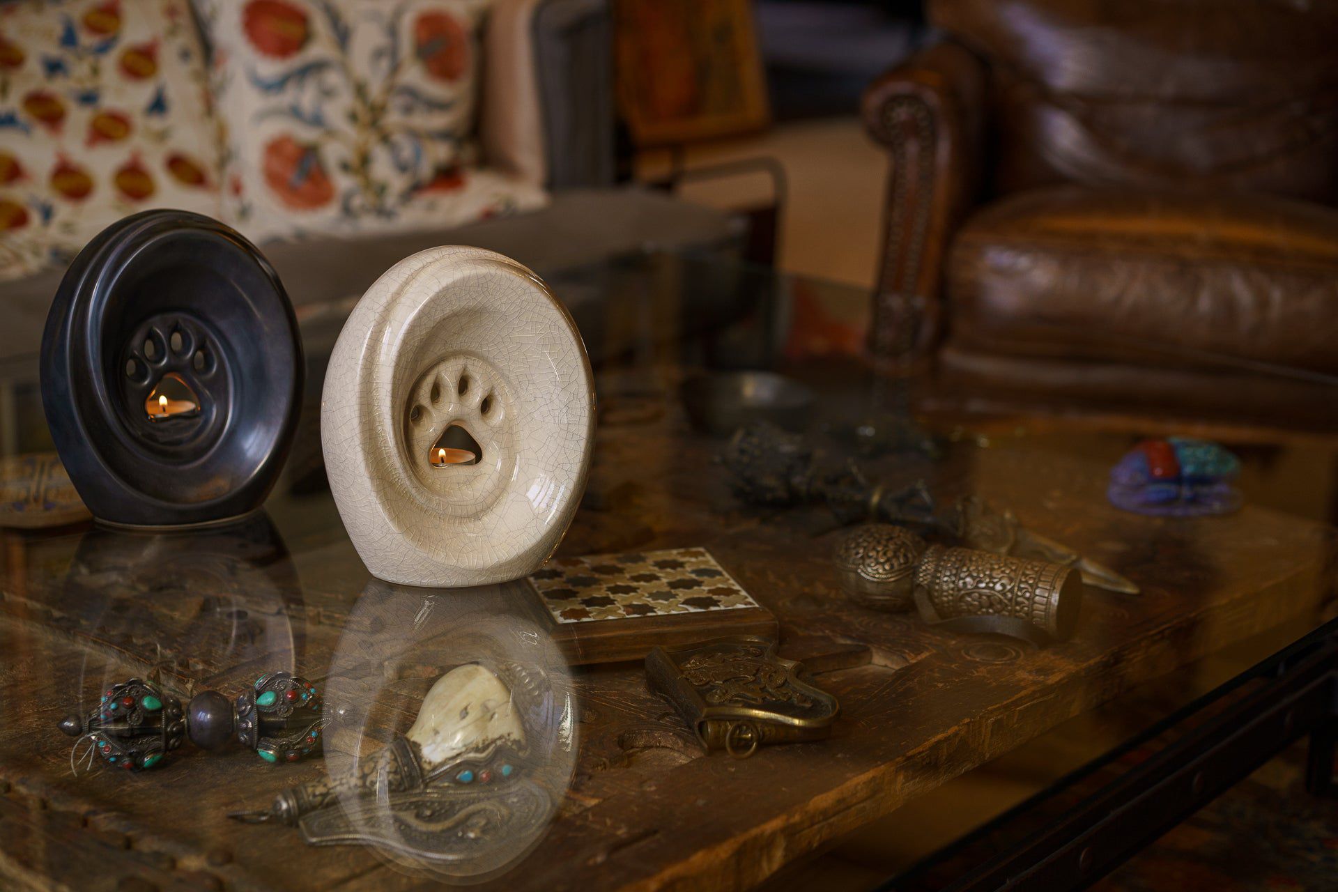 Paw Pet Urn for Ashes - Craquelure | Ceramic | Handmade Pet Urn - Pulvis Art Urns