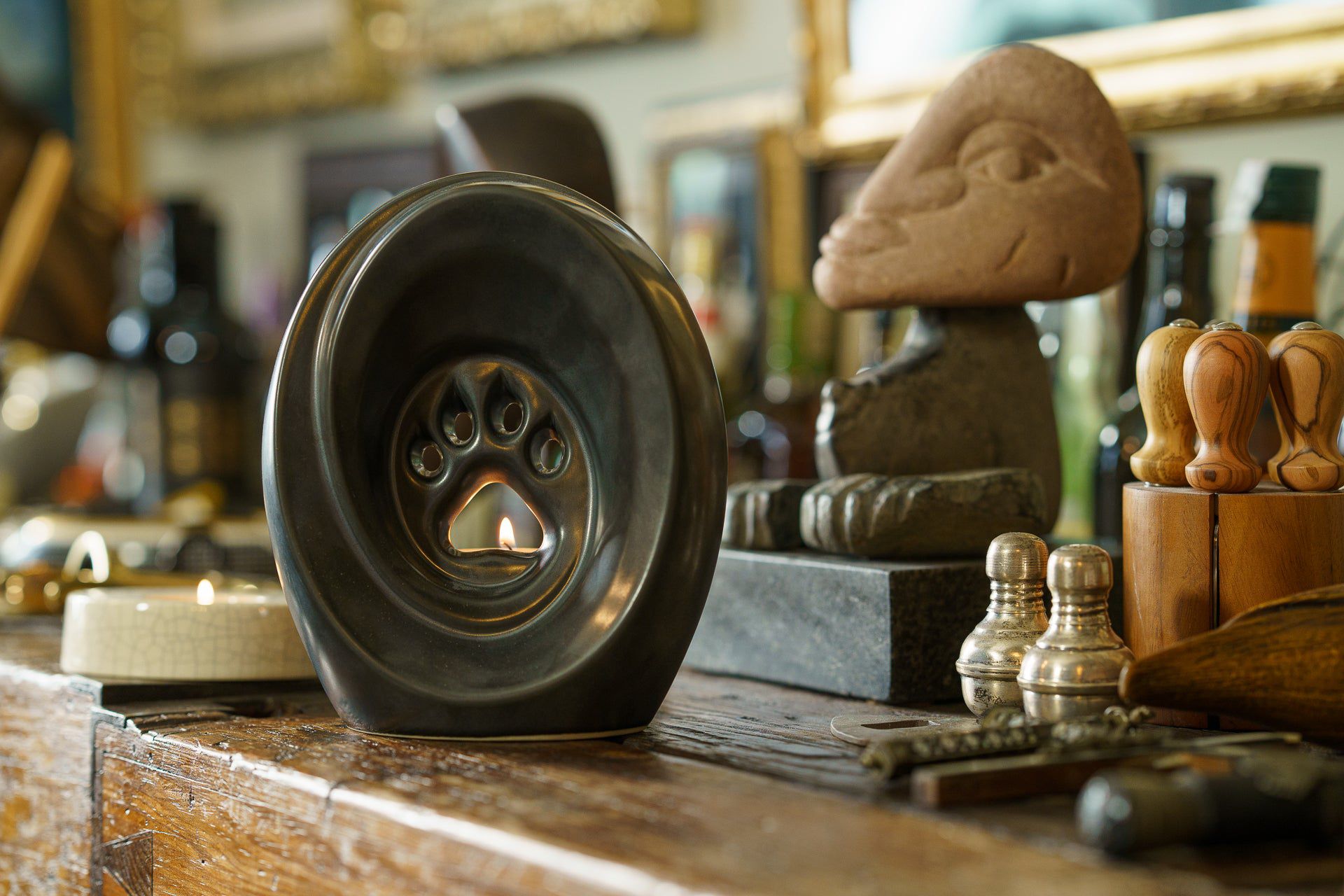 Paw Pet Urn for Ashes - Dark Matte | Ceramic | Handmade Pet Urn - Pulvis Art Urns