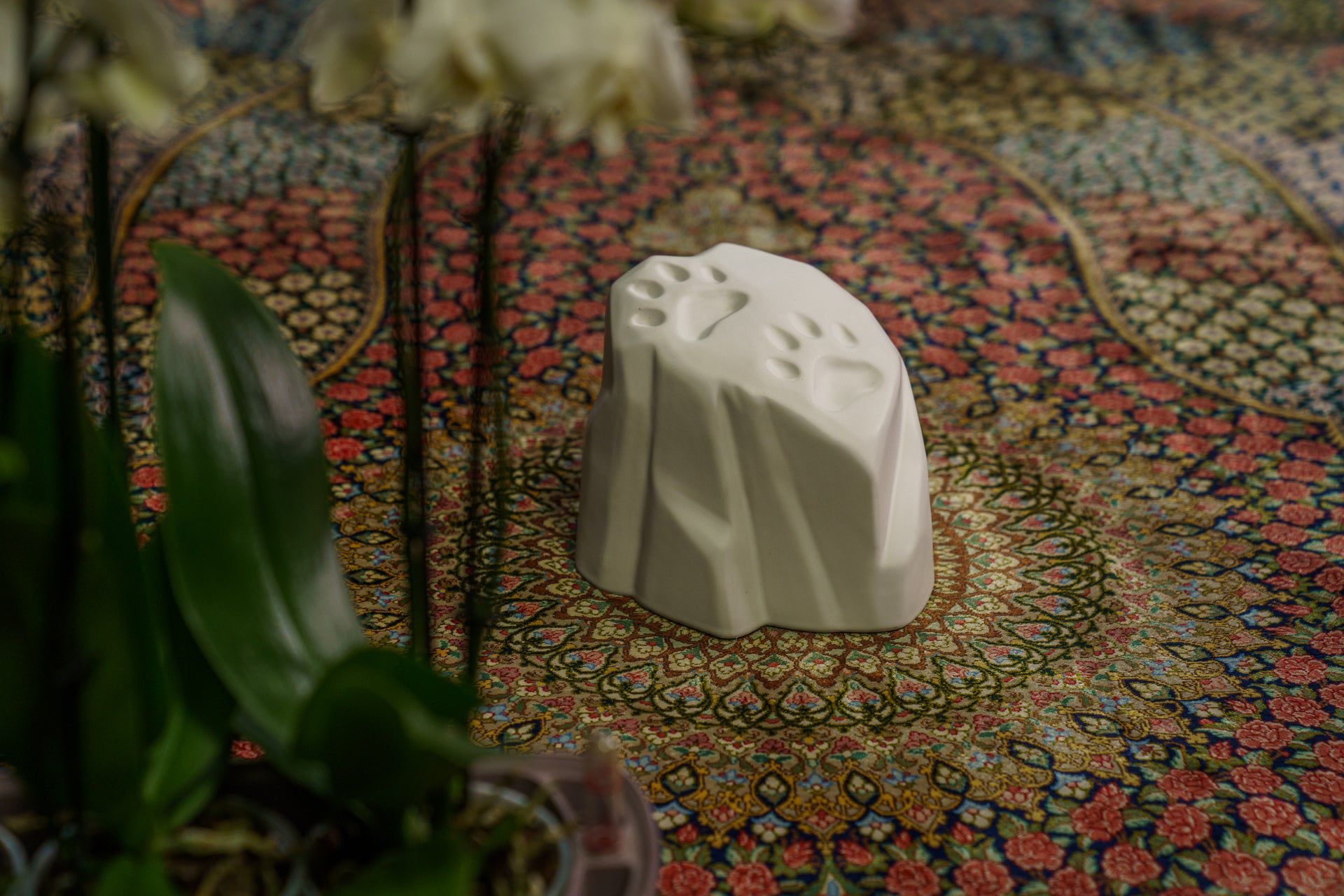 Paw Print Urn For Pet Ashes - White Matte | Ceramic Pet Urn - Pulvis Art Urns